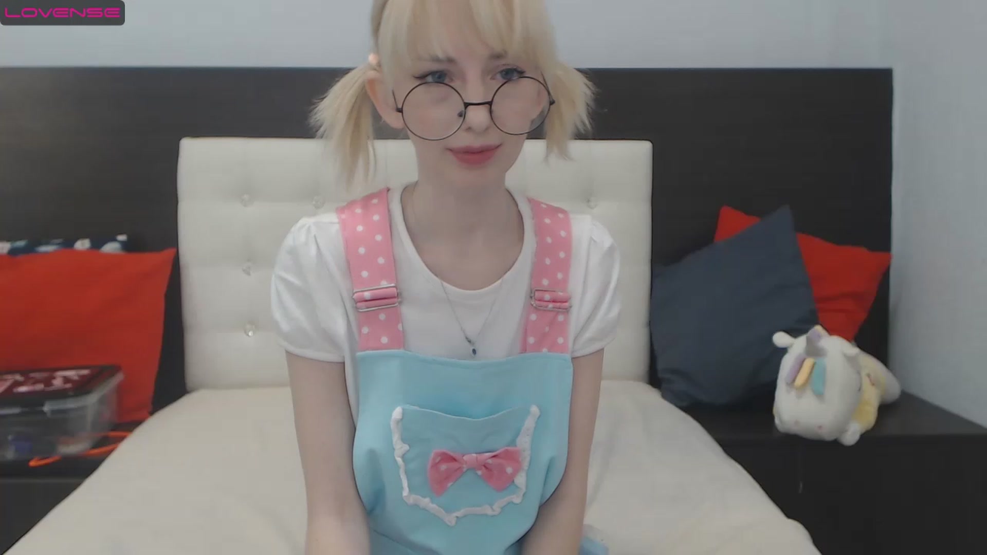Gallery image thumbnail from PetitePrincez's myfreecams stream on, 12/04/2022, 15:15 image 17 of 20