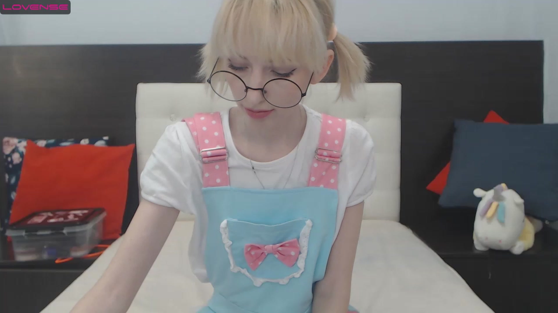 Gallery image thumbnail from PetitePrincez's myfreecams stream on, 12/04/2022, 15:15 image 7 of 20