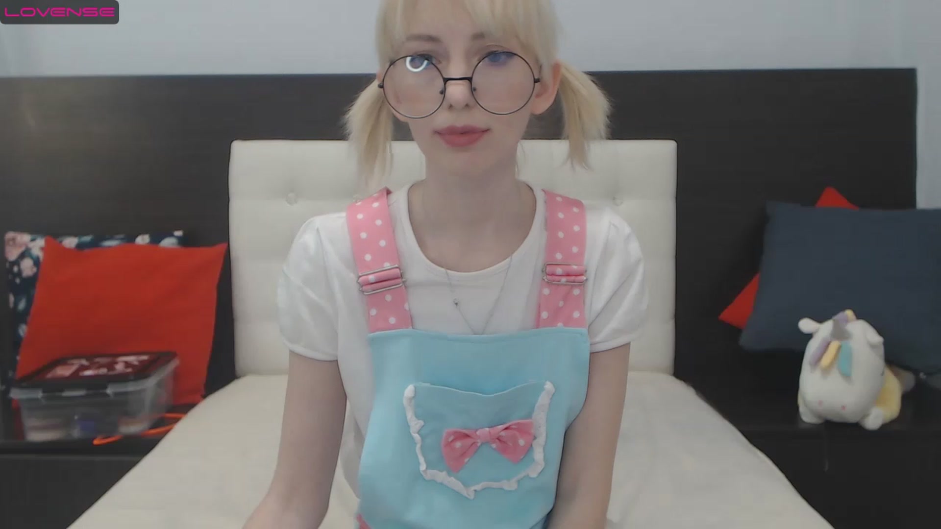 Gallery image thumbnail from PetitePrincez's myfreecams stream on, 12/04/2022, 15:15 image 9 of 20