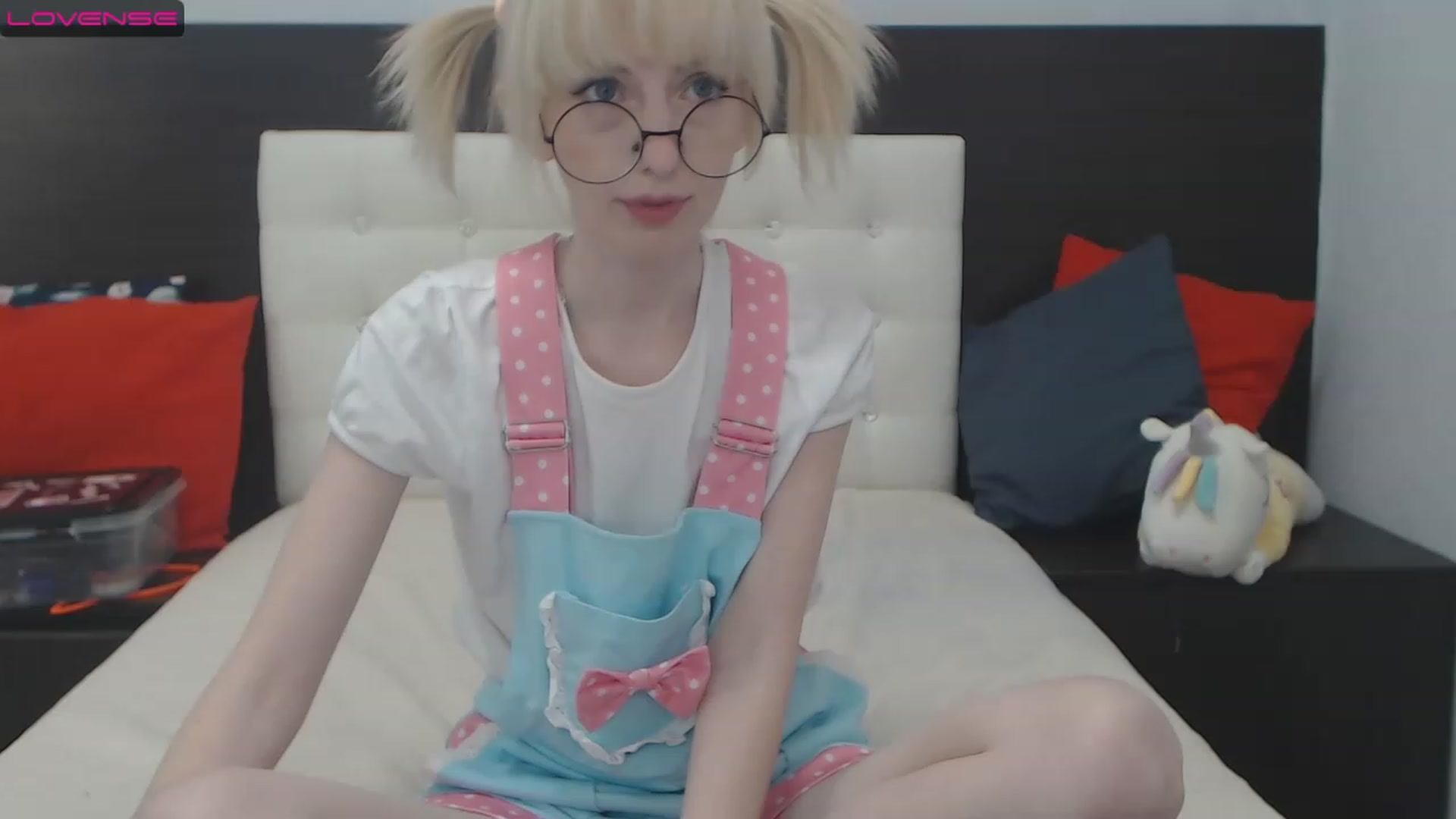 Gallery image thumbnail from PetitePrincez's myfreecams stream on, 12/04/2022, 16:49 image 6 of 20