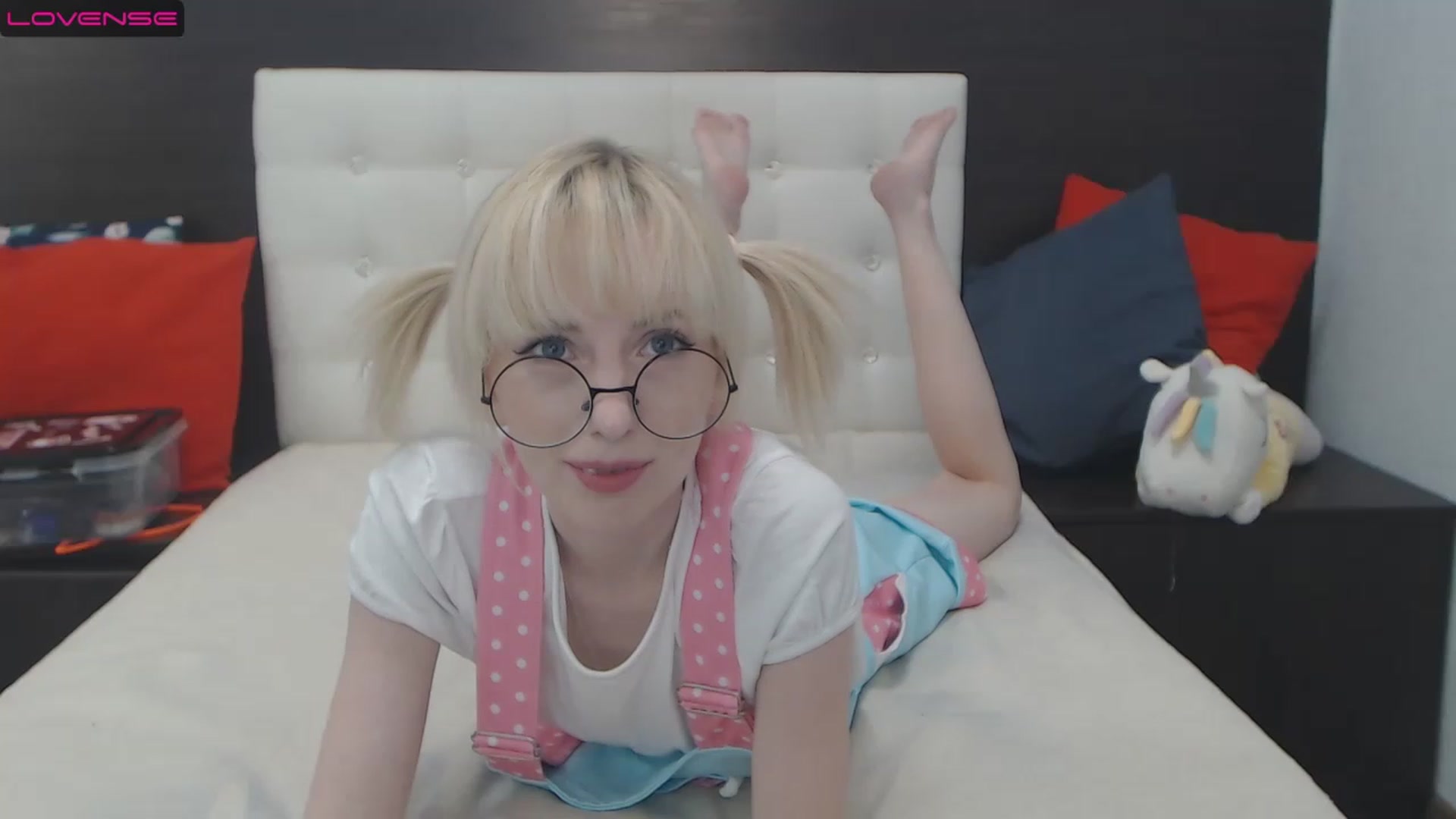 Gallery image thumbnail from PetitePrincez's myfreecams stream on, 12/04/2022, 16:49 image 4 of 20
