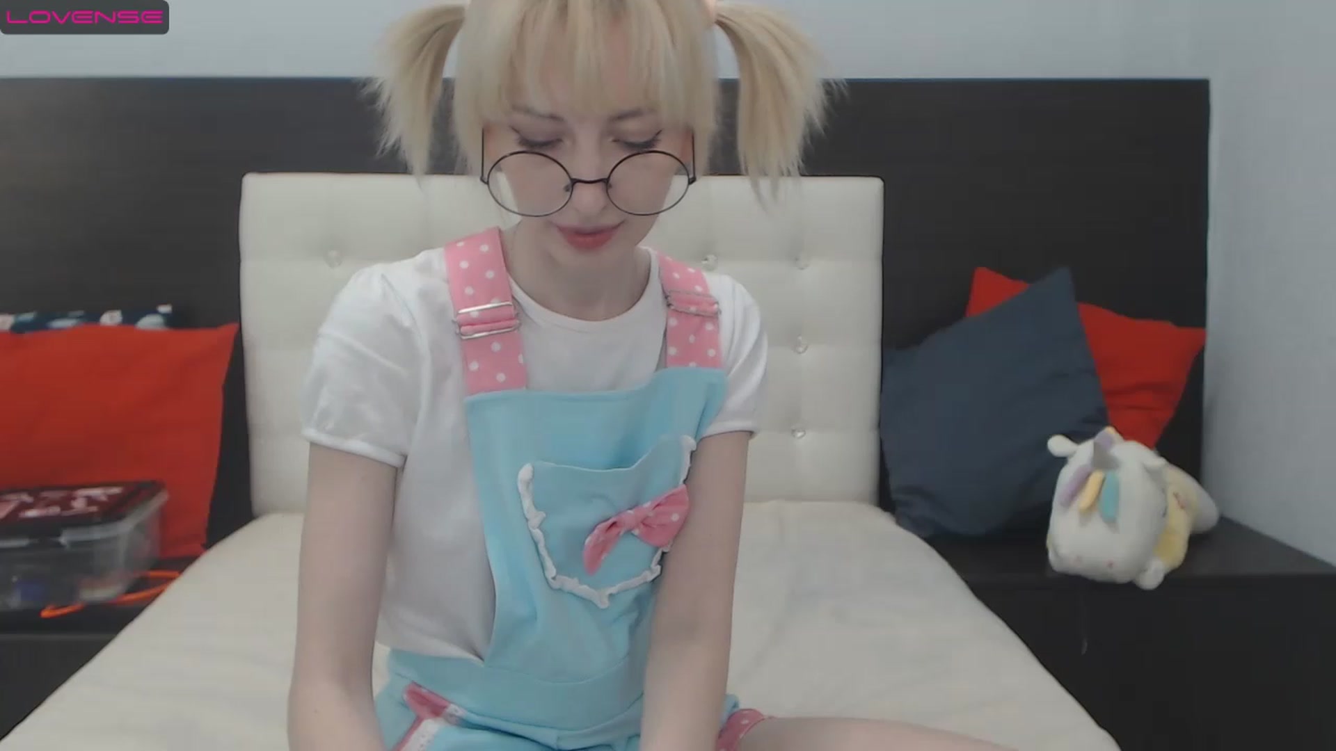 Gallery image thumbnail from PetitePrincez's myfreecams stream on, 12/04/2022, 16:49 image 13 of 20