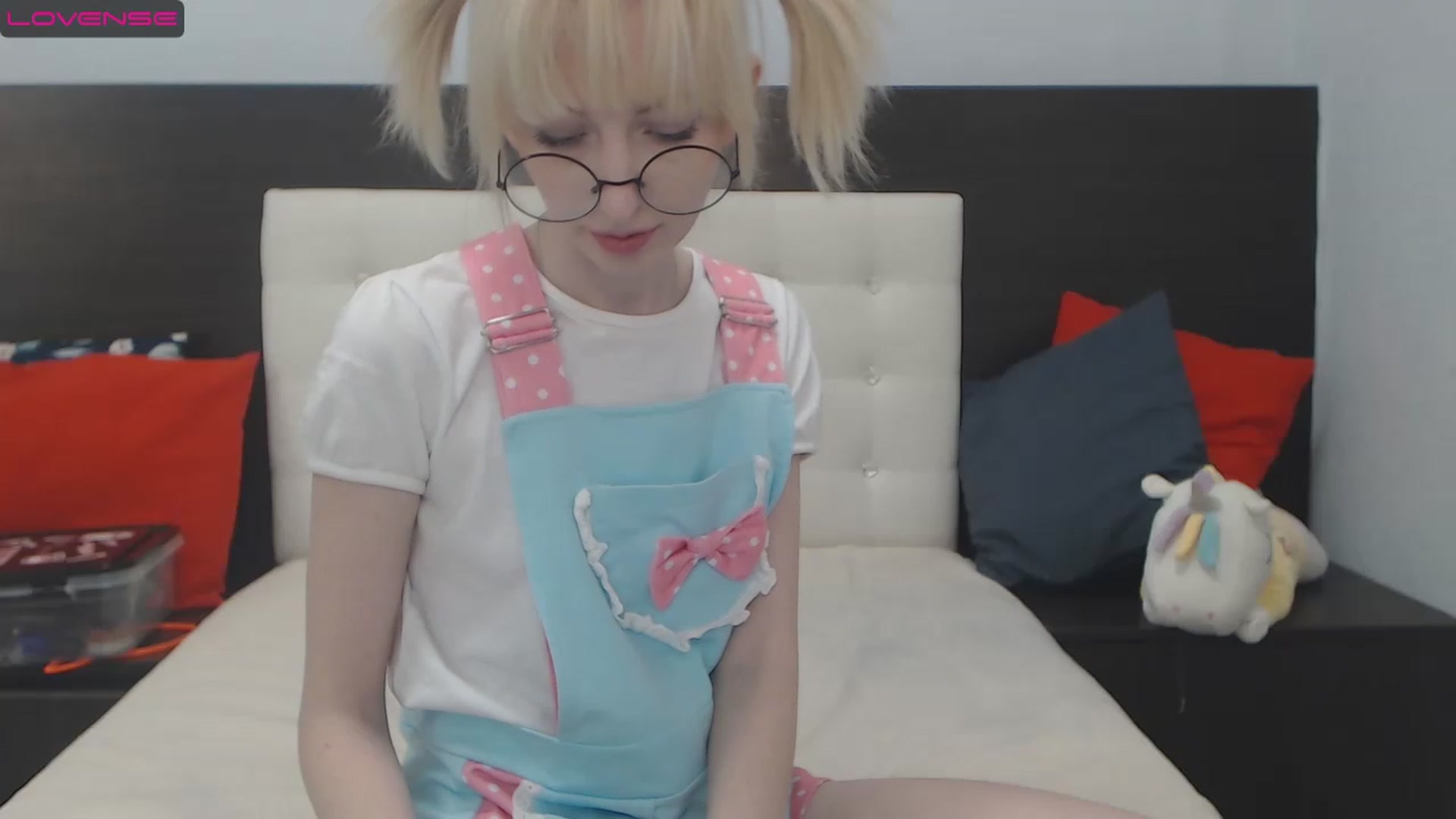 Gallery image thumbnail from PetitePrincez's myfreecams stream on, 12/04/2022, 16:49 image 11 of 20