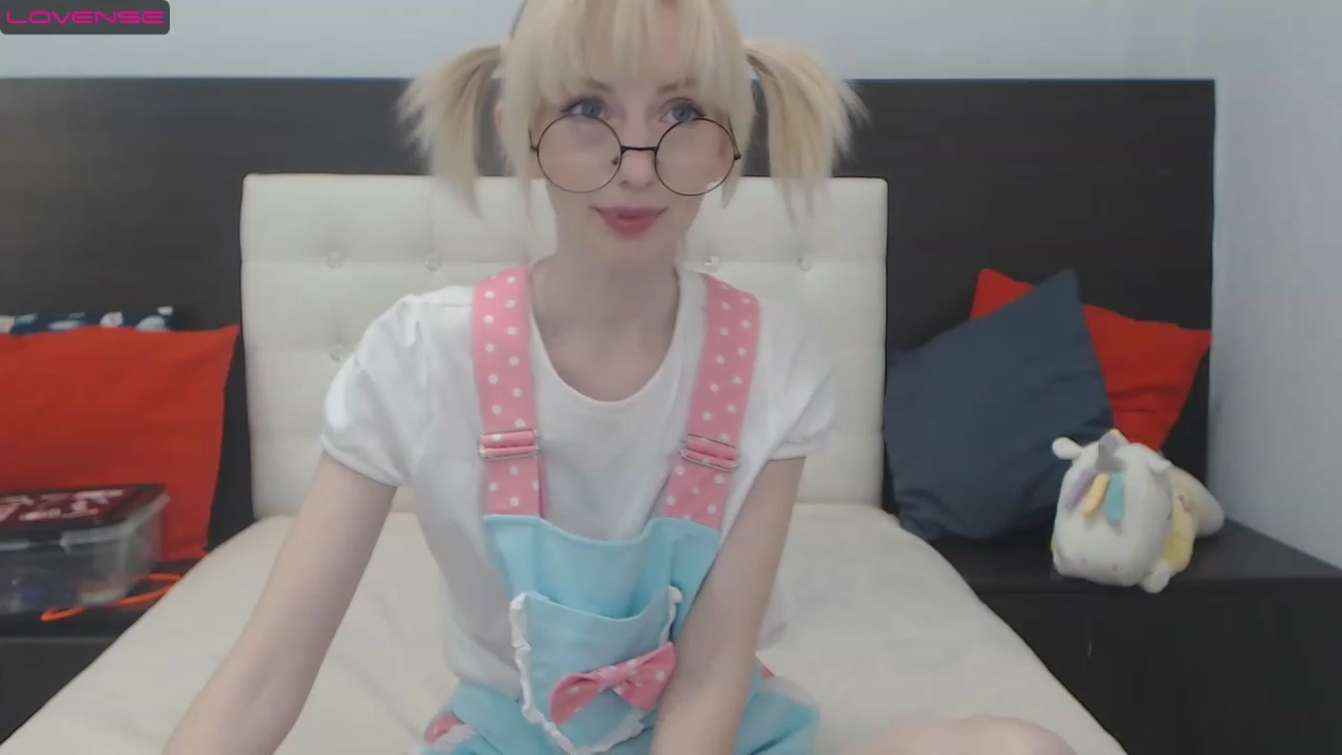 Gallery image thumbnail from PetitePrincez's myfreecams stream on, 12/04/2022, 16:49 image 9 of 20