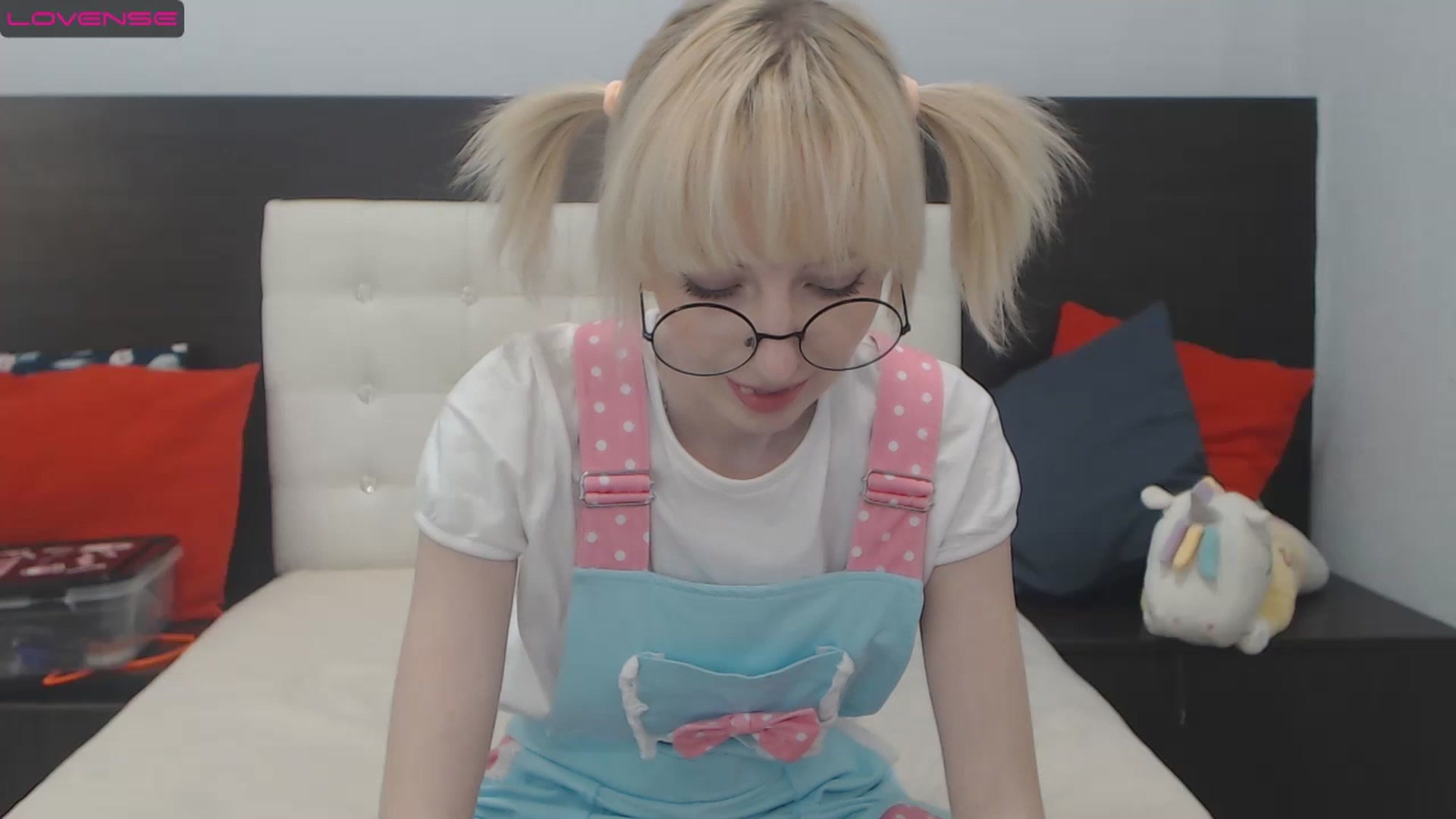 Gallery image thumbnail from PetitePrincez's myfreecams stream on, 12/04/2022, 16:49 image 3 of 20