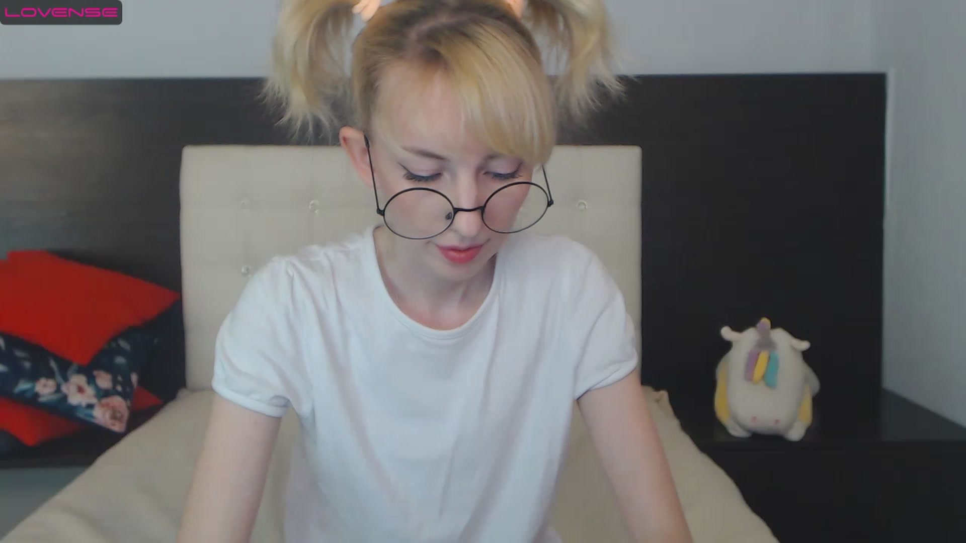 Gallery image thumbnail from PetitePrincez's myfreecams stream on, 12/10/2022, 17:04 image 19 of 20