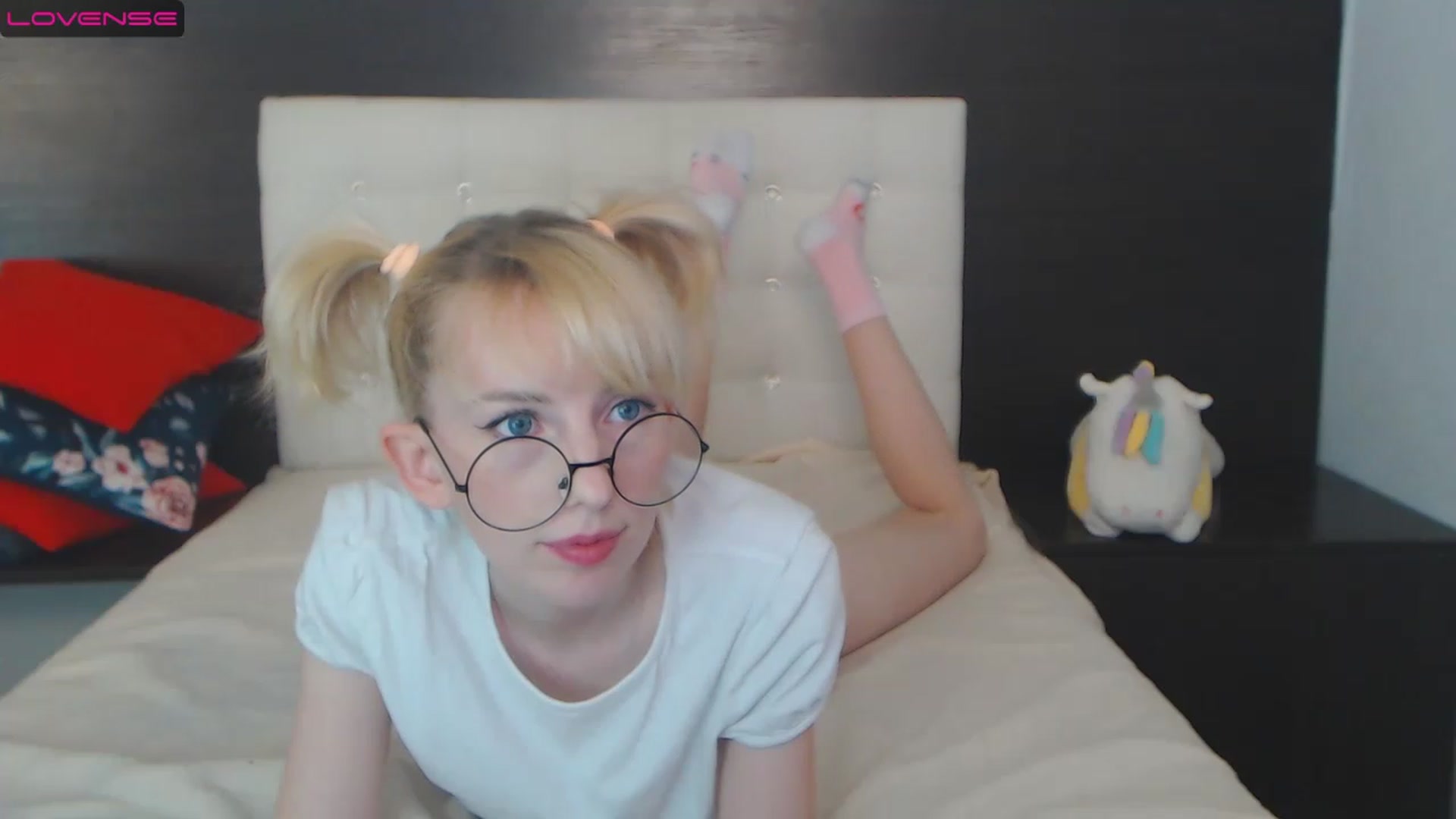 Gallery image thumbnail from PetitePrincez's myfreecams stream on, 12/10/2022, 17:04 image 8 of 20