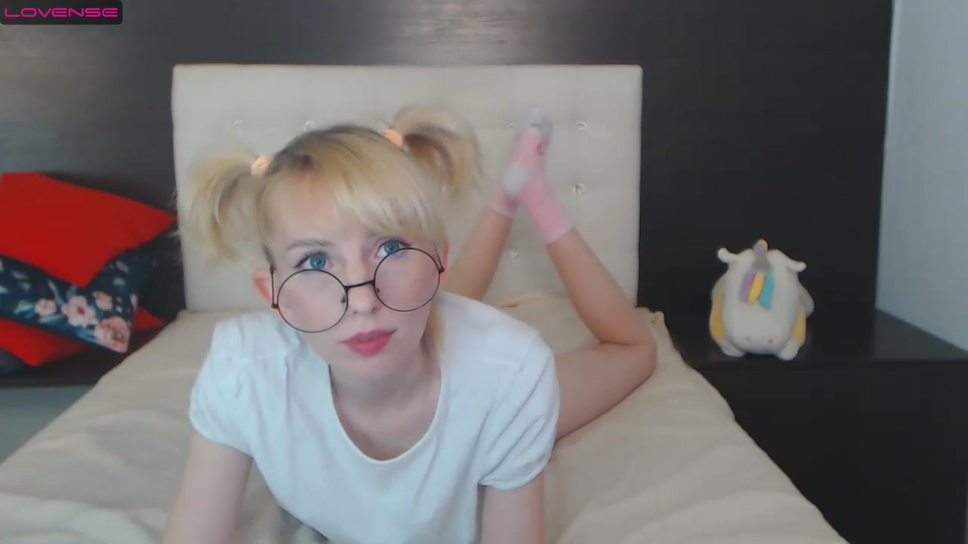 Gallery image thumbnail from PetitePrincez's myfreecams stream on, 12/10/2022, 17:04 image 7 of 20