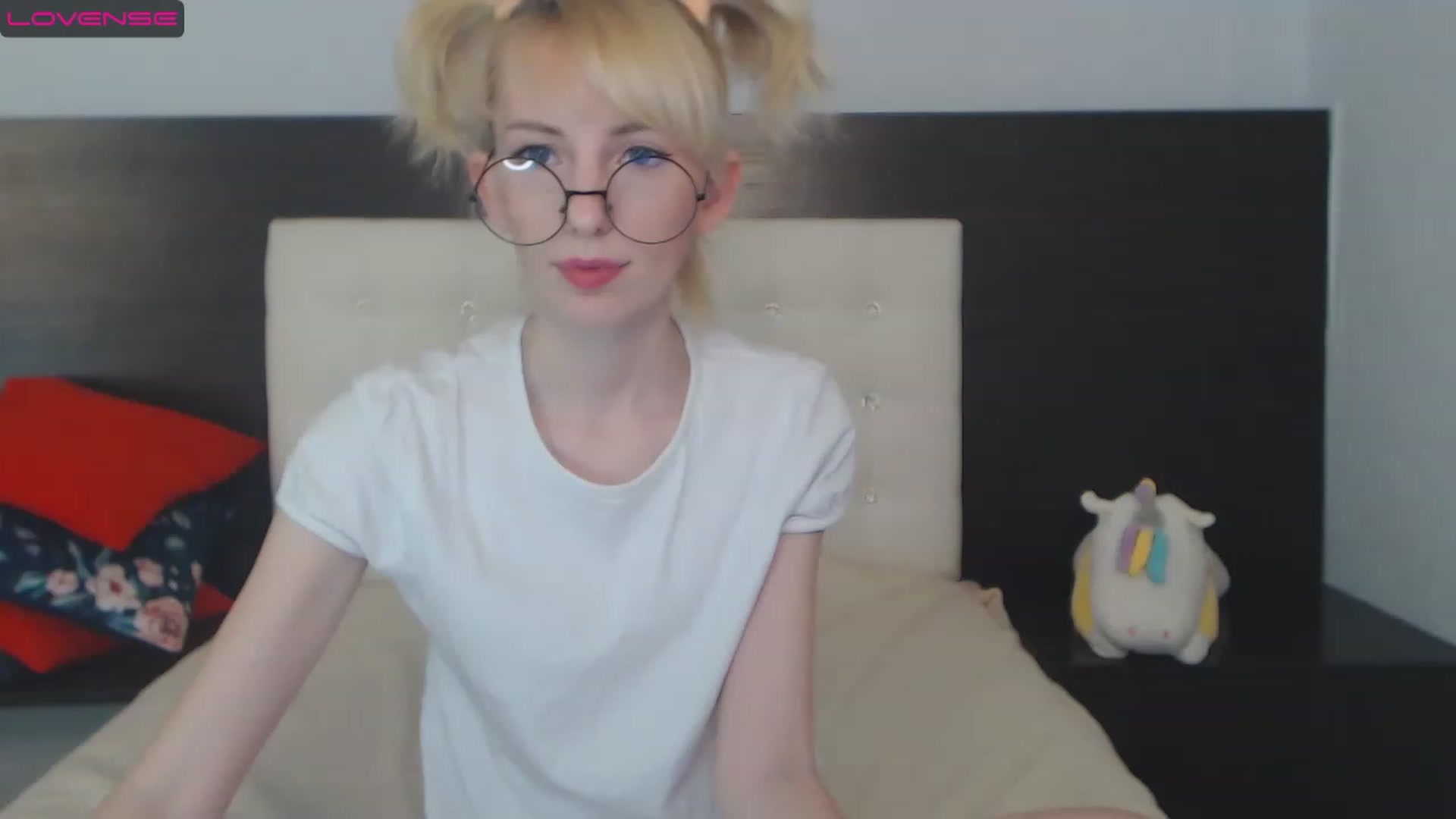 Gallery image thumbnail from PetitePrincez's myfreecams stream on, 12/10/2022, 17:04 image 13 of 20