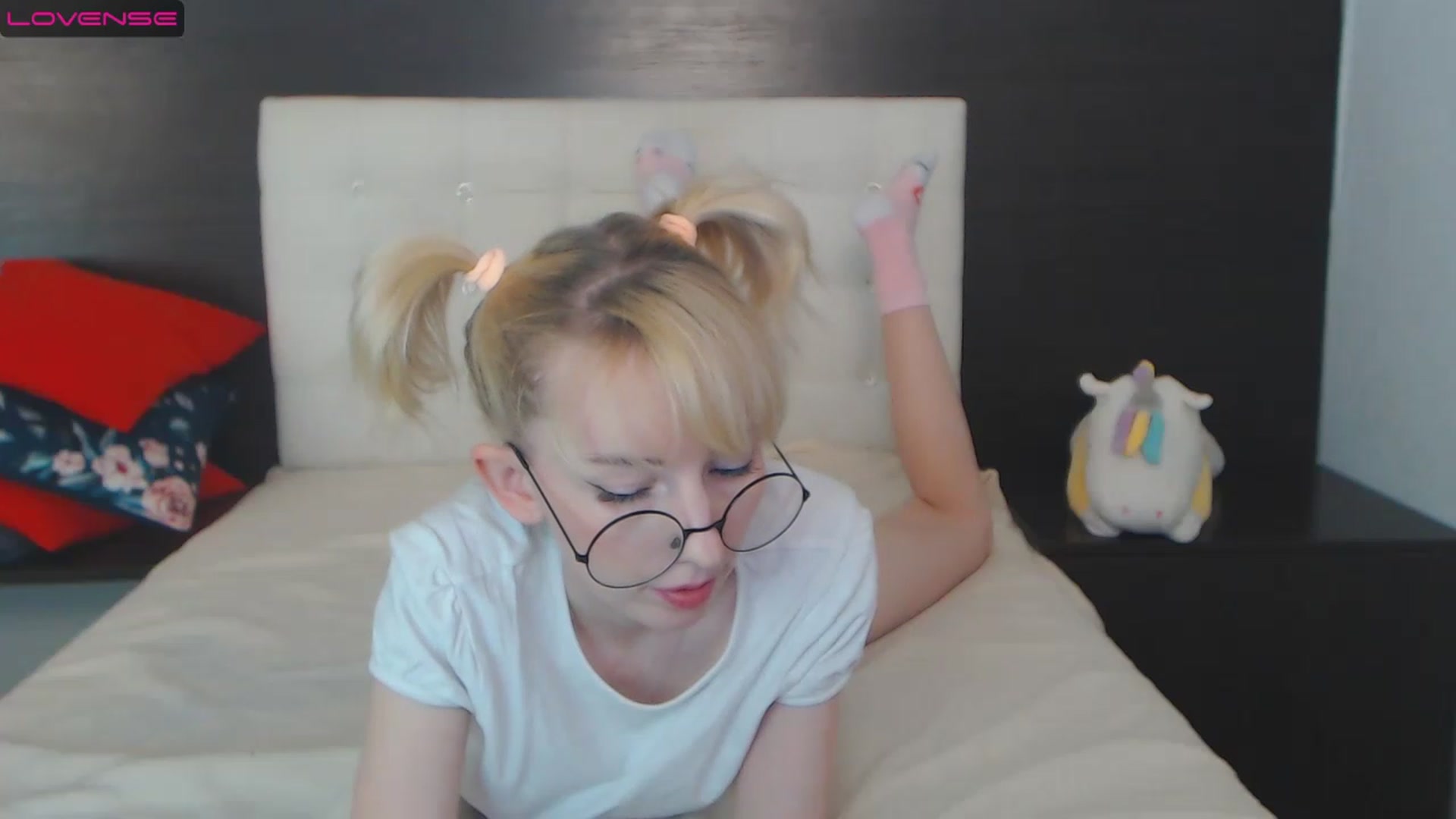 Gallery image thumbnail from PetitePrincez's myfreecams stream on, 12/10/2022, 17:04 image 12 of 20