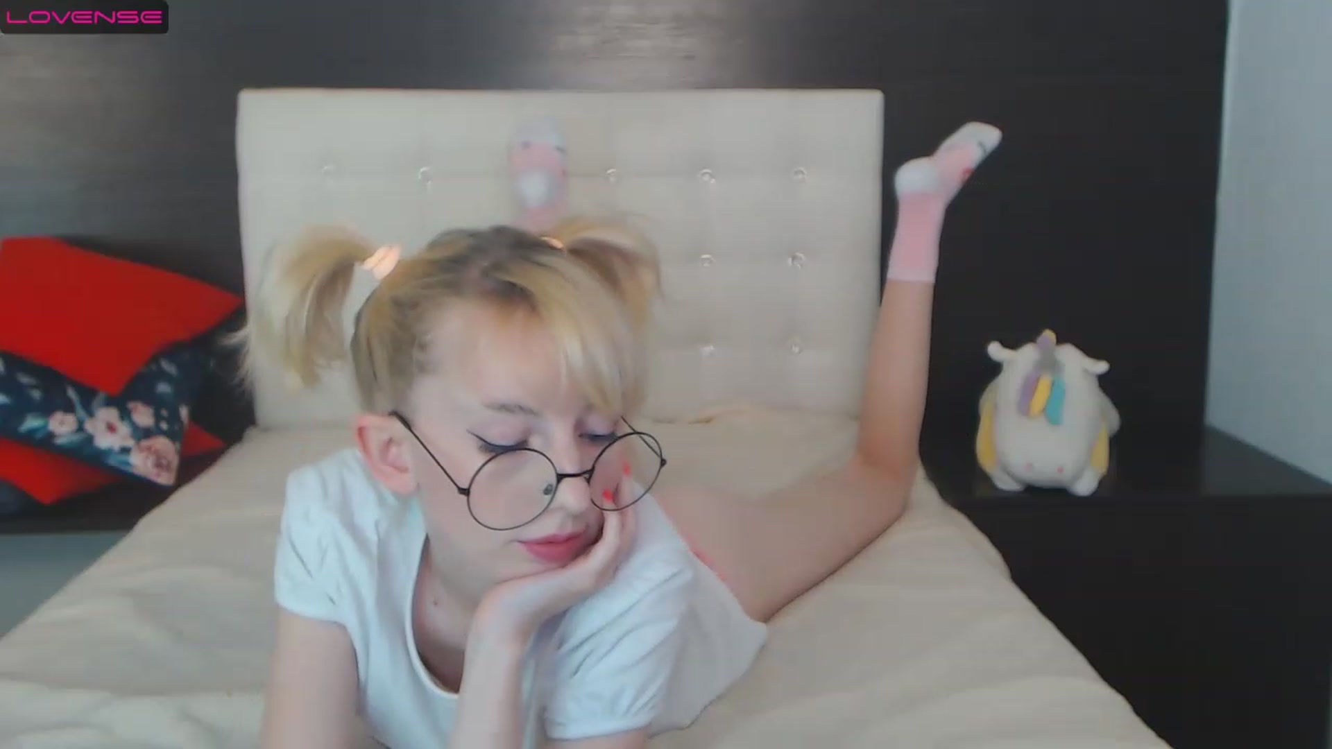 Gallery image thumbnail from PetitePrincez's myfreecams stream on, 12/10/2022, 17:04 image 10 of 20