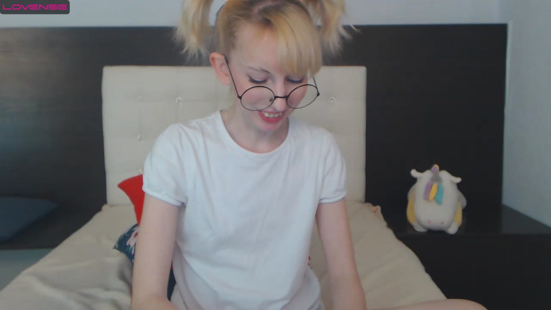 Gallery image thumbnail from PetitePrincez's myfreecams stream on, 12/10/2022, 17:30 image 17 of 20