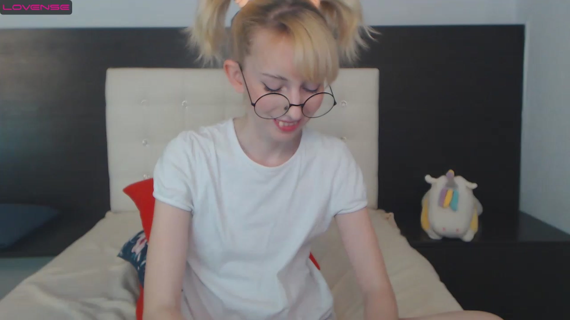 Gallery image thumbnail from PetitePrincez's myfreecams stream on, 12/10/2022, 17:30 image 15 of 20