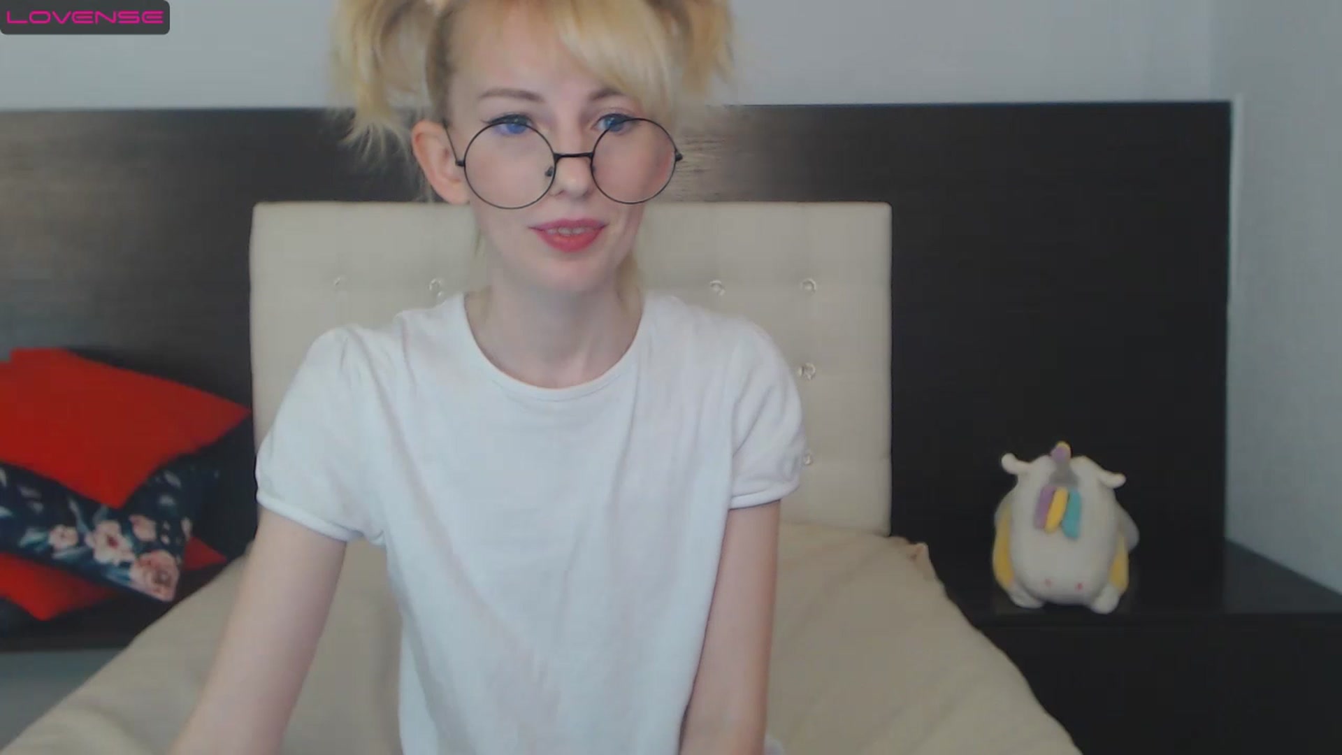 Gallery image thumbnail from PetitePrincez's myfreecams stream on, 12/10/2022, 17:30 image 2 of 20