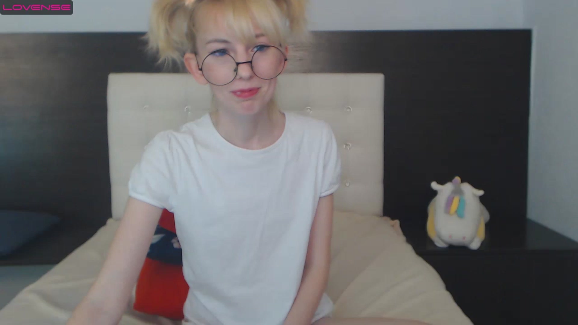 Gallery image thumbnail from PetitePrincez's myfreecams stream on, 12/10/2022, 17:30 image 11 of 20