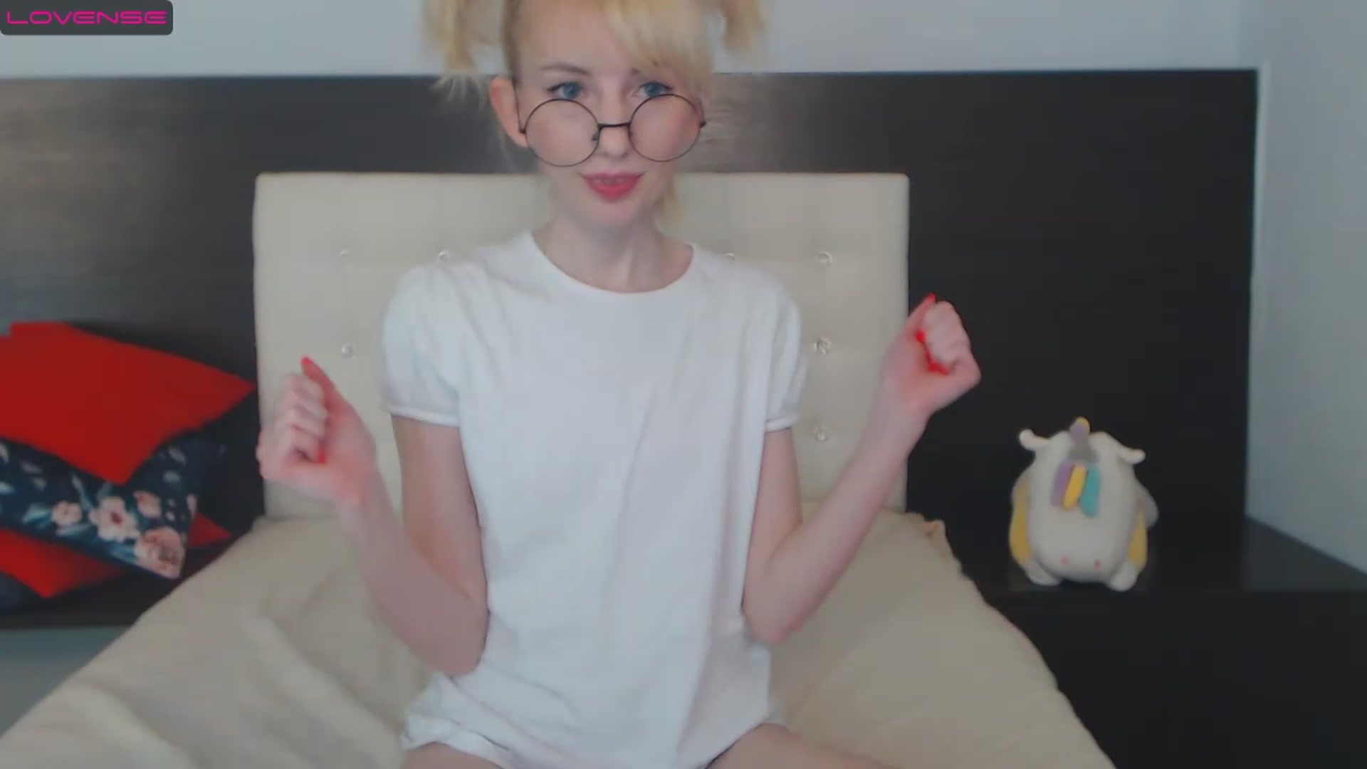 Gallery image thumbnail from PetitePrincez's myfreecams stream on, 12/10/2022, 17:30 image 6 of 20
