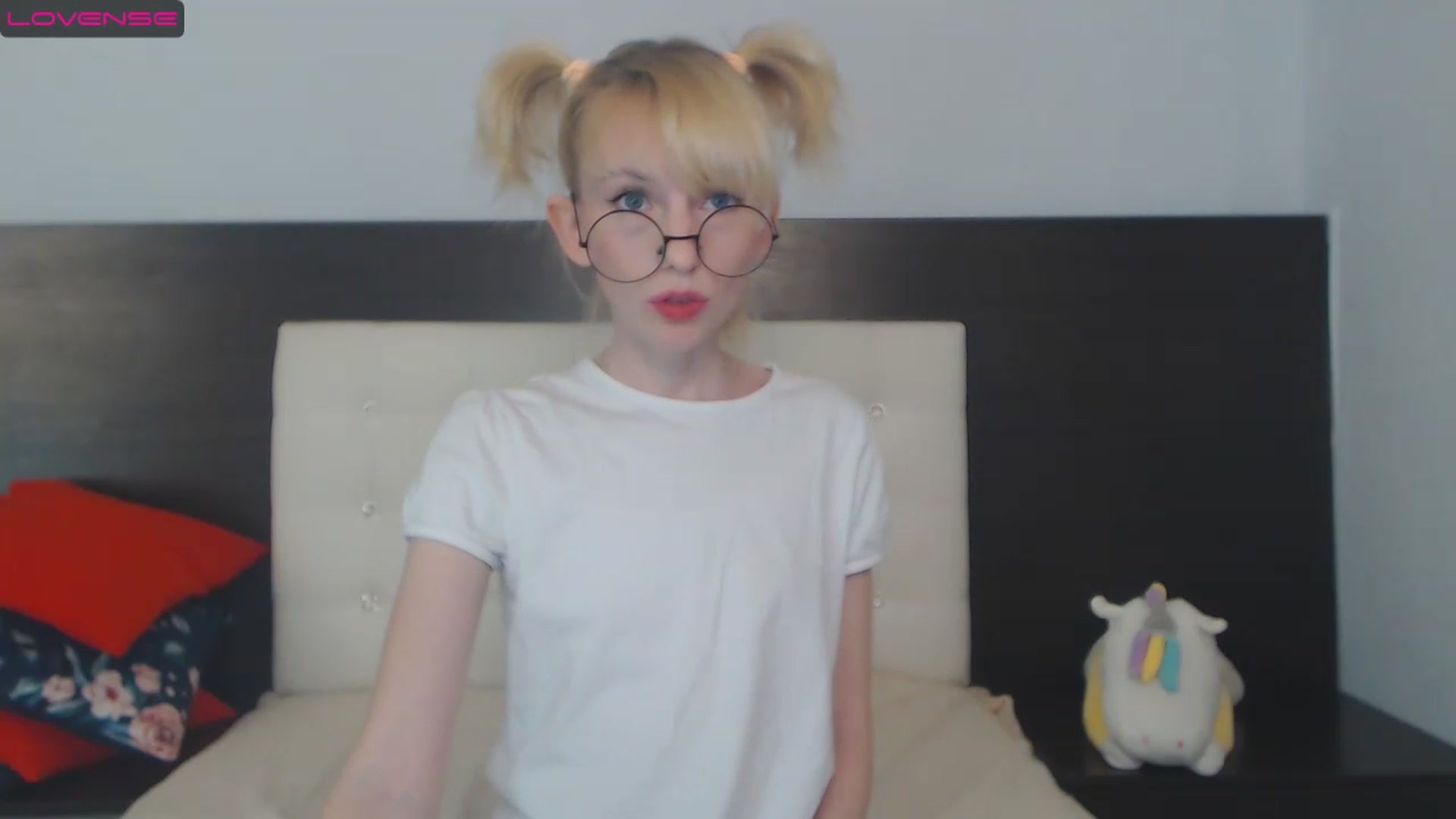 Gallery image thumbnail from PetitePrincez's myfreecams stream on, 12/10/2022, 17:30 image 5 of 20