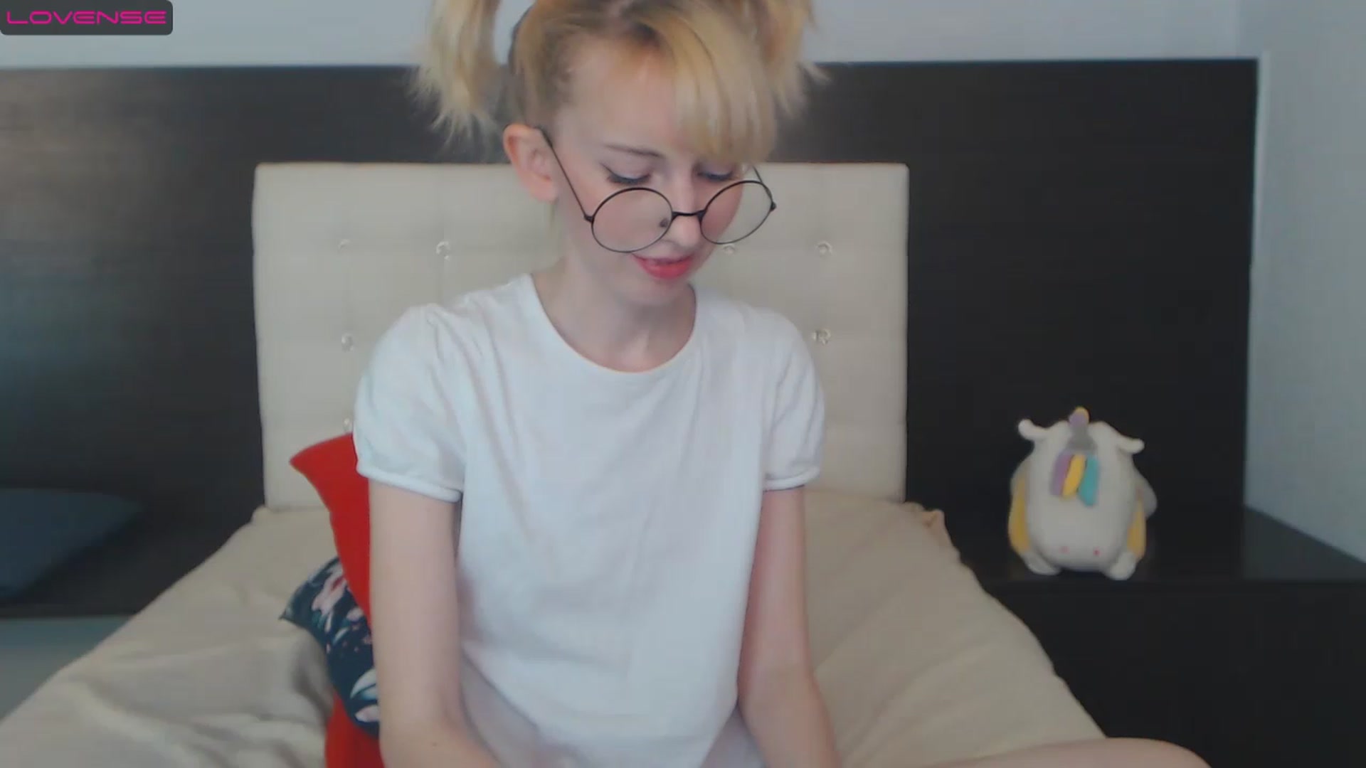 Gallery image thumbnail from PetitePrincez's myfreecams stream on, 12/10/2022, 17:30 image 18 of 20