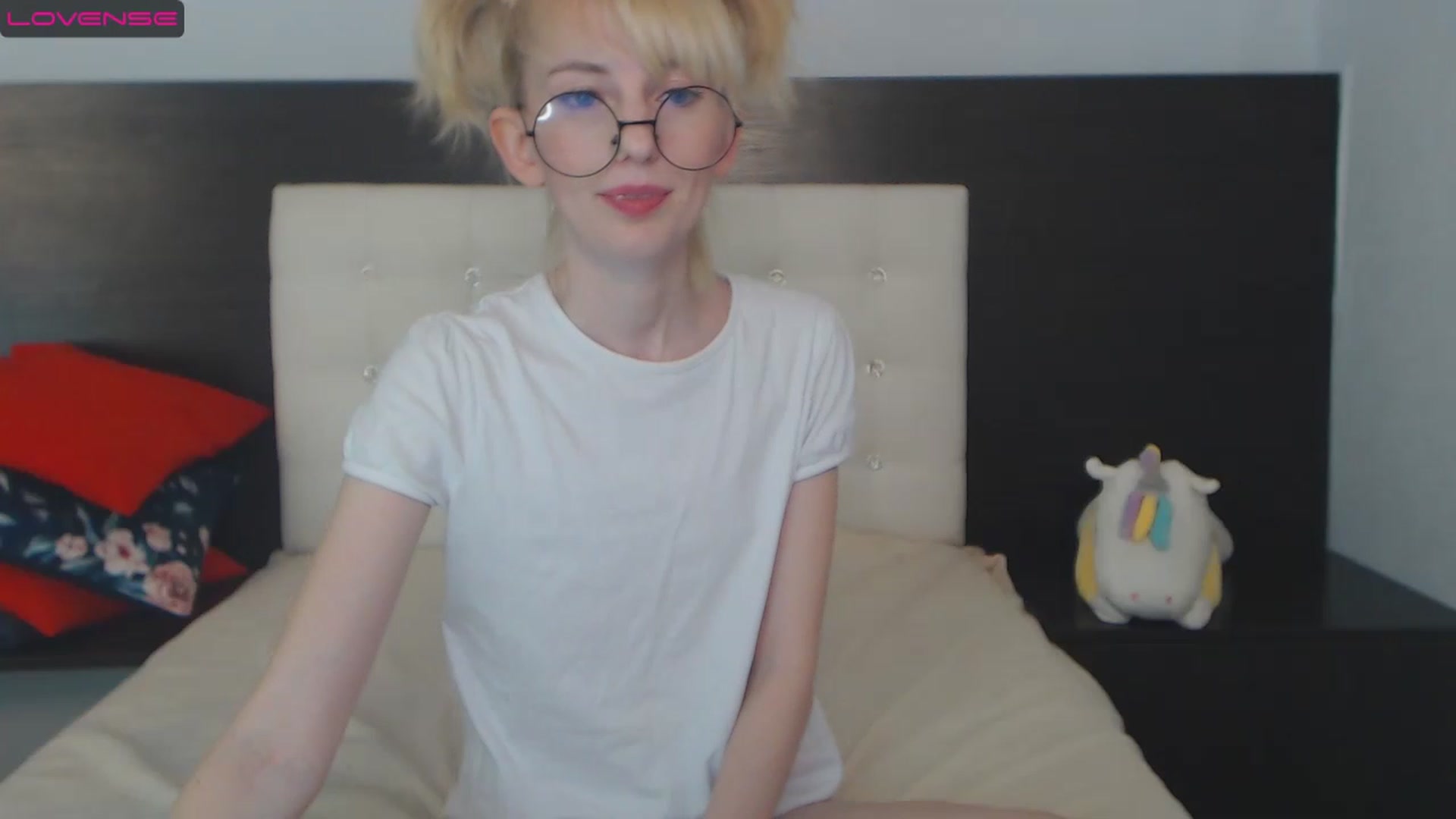 Gallery image thumbnail from PetitePrincez's myfreecams stream on, 12/10/2022, 17:30 image 9 of 20