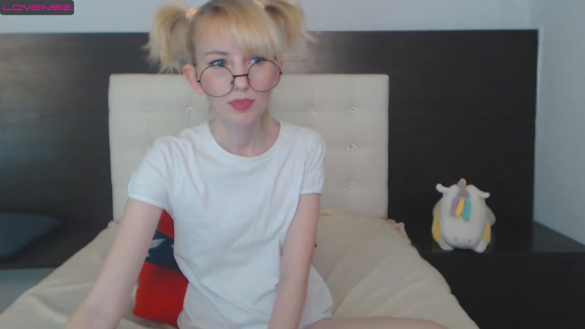 Gallery image thumbnail from PetitePrincez's myfreecams stream on, 12/10/2022, 17:30 image 10 of 20