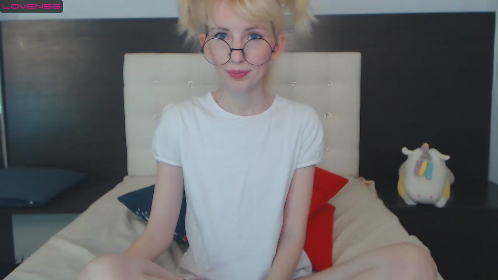 Gallery image thumbnail from PetitePrincez's myfreecams stream on, 12/10/2022, 17:58 image 14 of 20