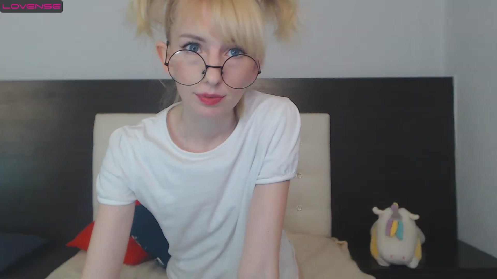 Gallery image thumbnail from PetitePrincez's myfreecams stream on, 12/10/2022, 17:58 image 2 of 20