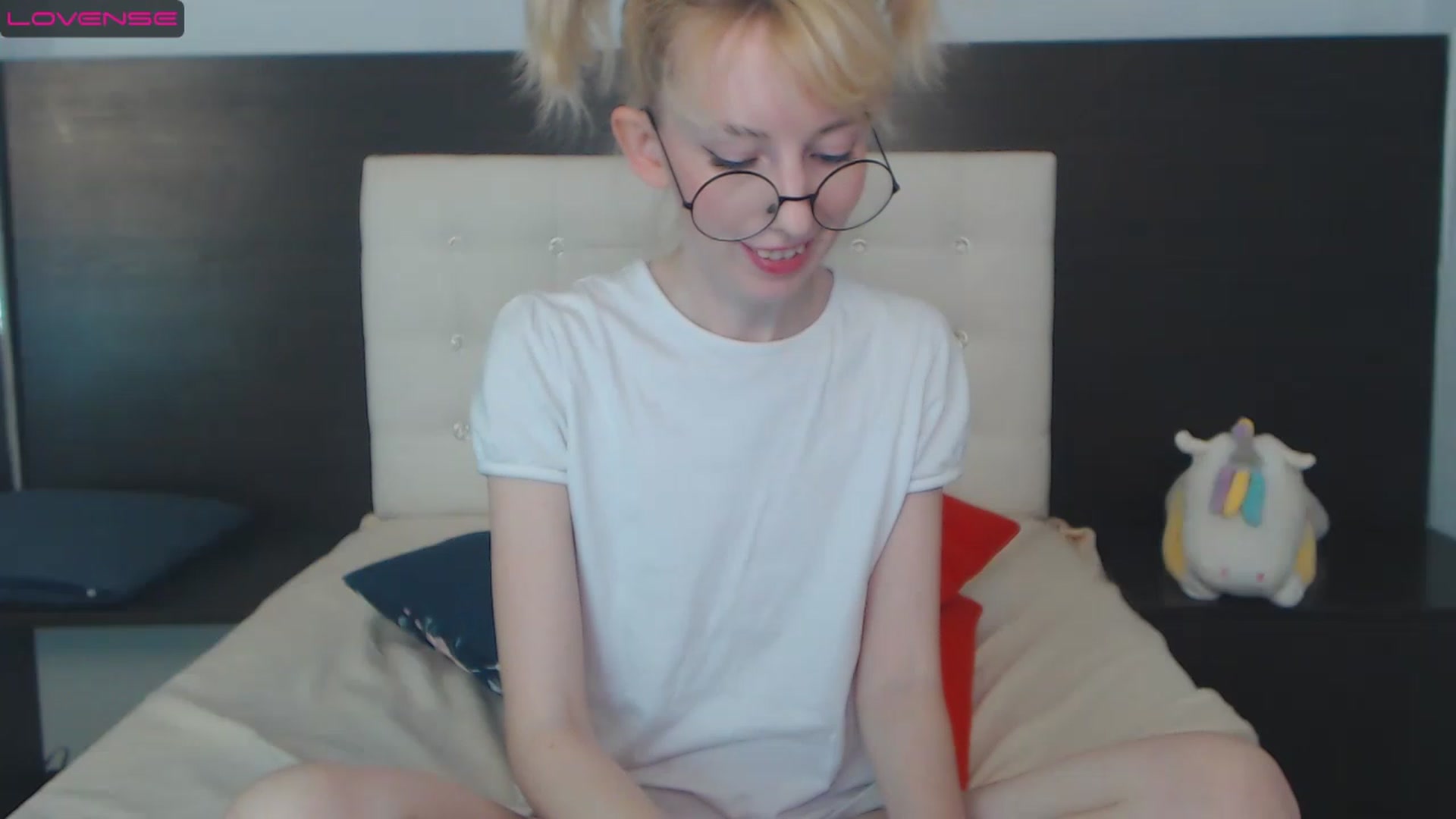 Gallery image thumbnail from PetitePrincez's myfreecams stream on, 12/10/2022, 17:58 image 12 of 20