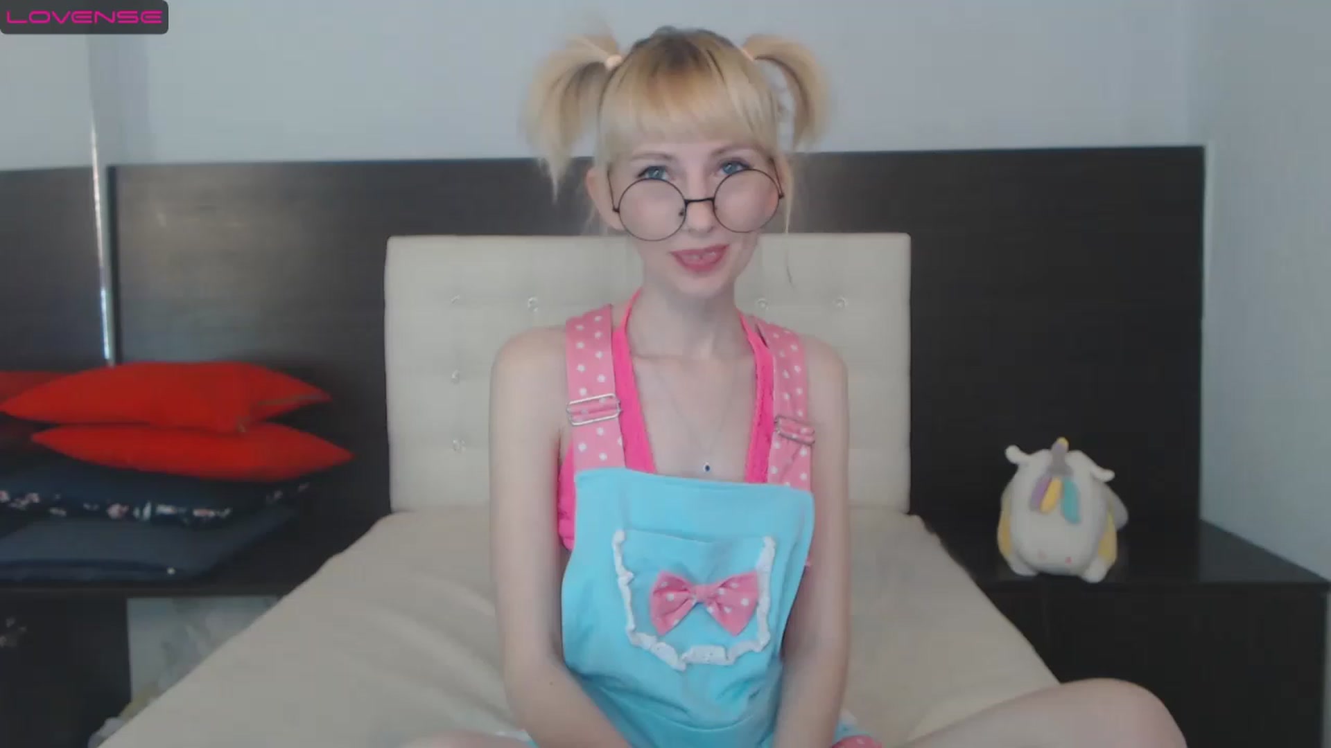 Gallery image thumbnail from PetitePrincez's myfreecams stream on, 12/11/2022, 14:51 image 6 of 20
