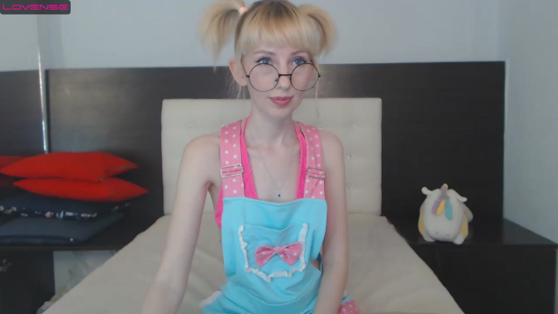 Gallery image thumbnail from PetitePrincez's myfreecams stream on, 12/11/2022, 14:51 image 4 of 20