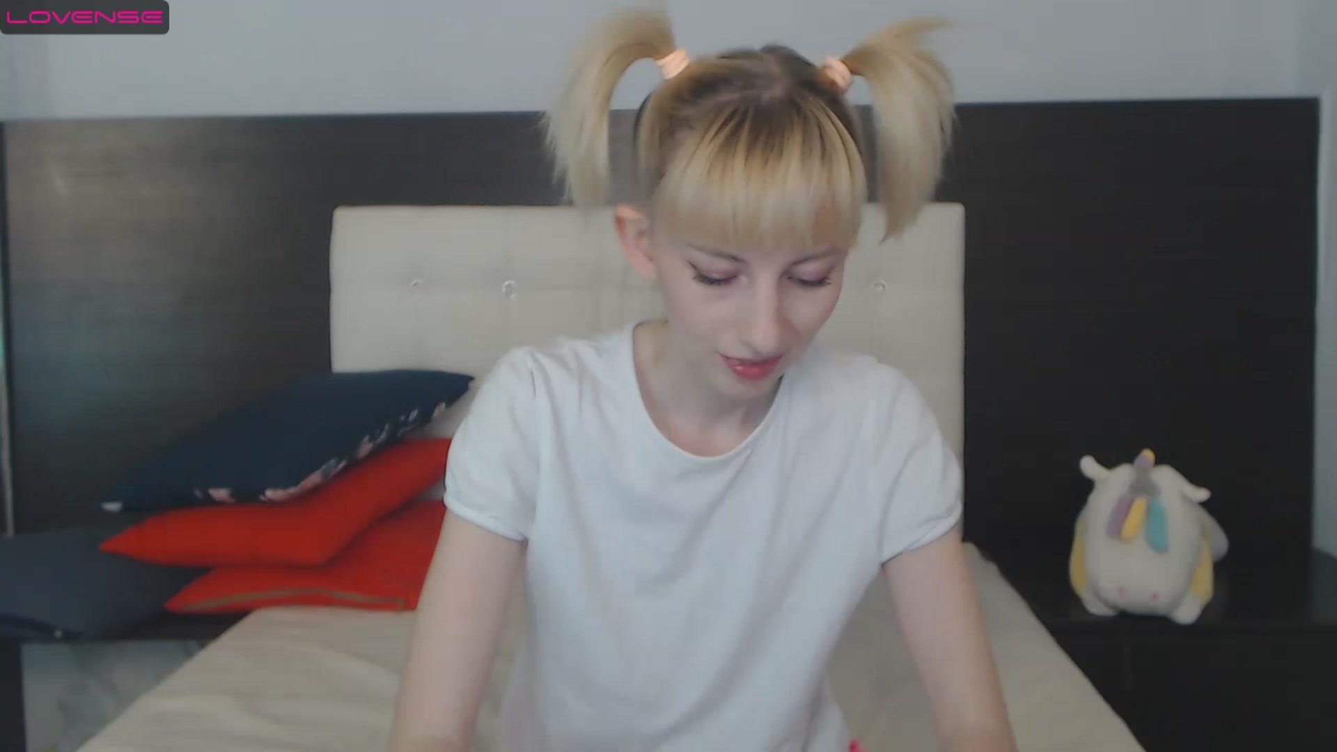 Gallery image thumbnail from PetitePrincez's myfreecams stream on, 12/11/2022, 17:58 image 10 of 20