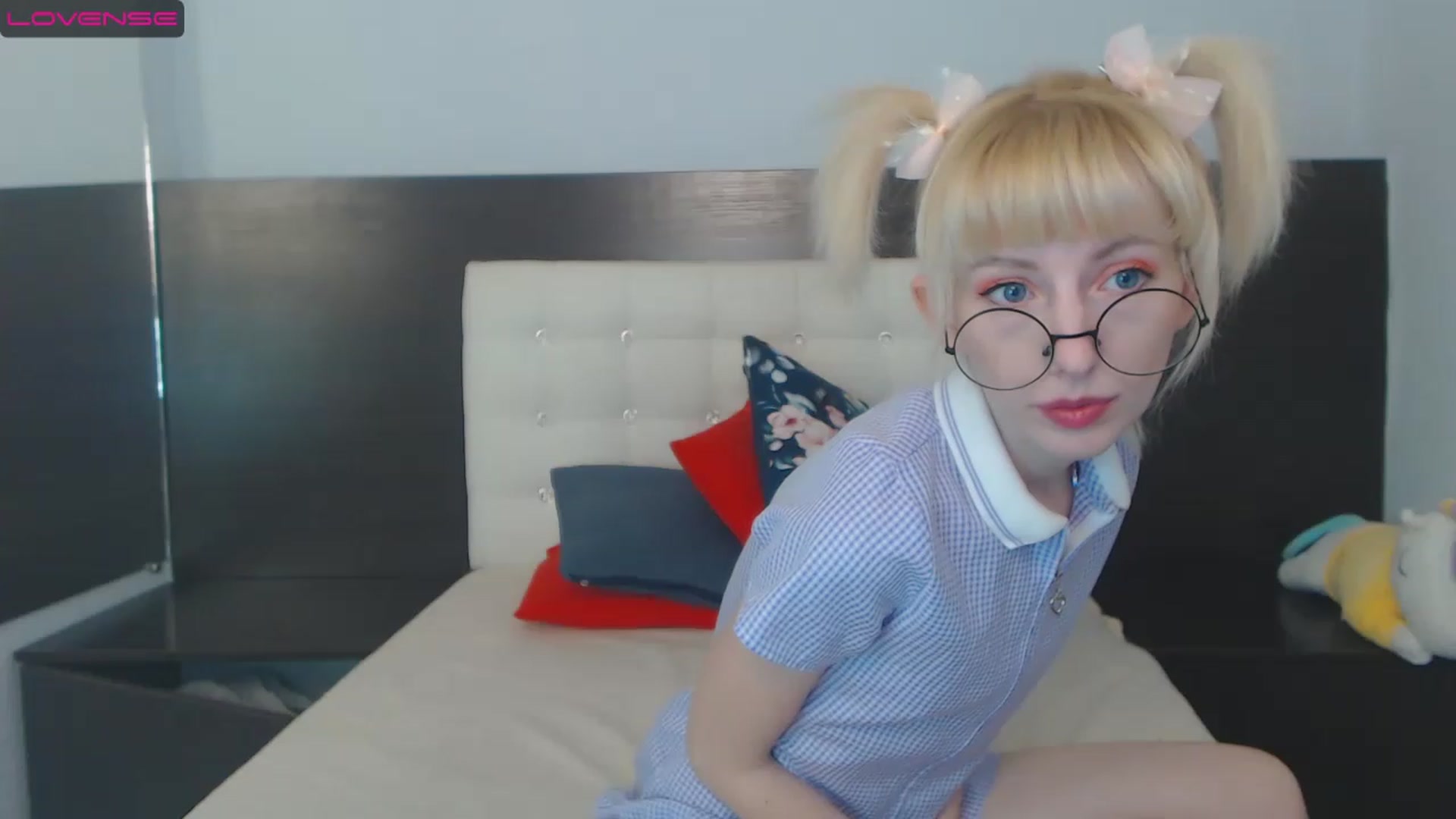 Gallery image thumbnail from PetitePrincez's myfreecams stream on, 12/25/2022, 14:50 image 9 of 20