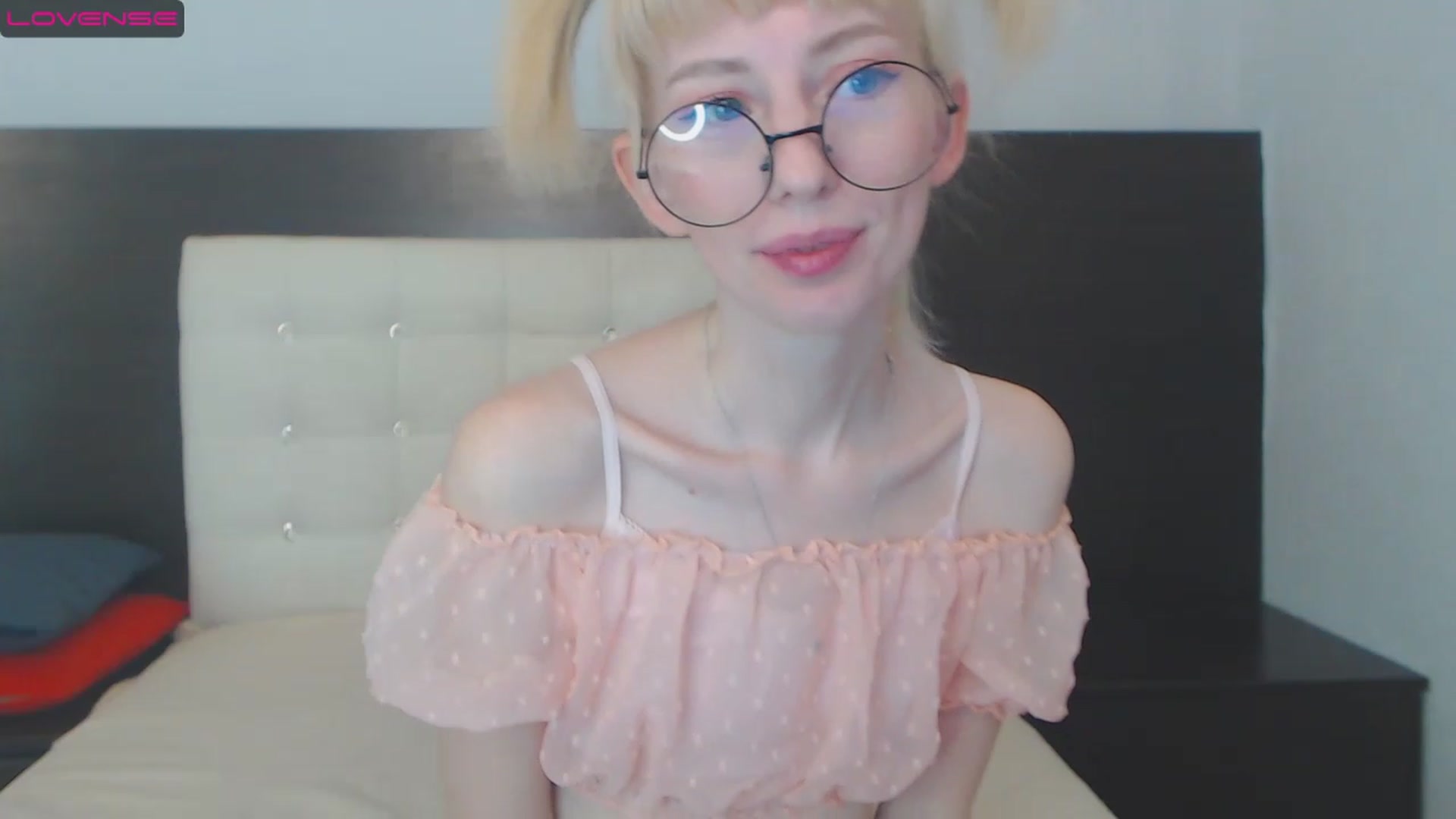 Gallery image thumbnail from PetitePrincez's myfreecams stream on, 12/29/2022, 14:35 image 4 of 20