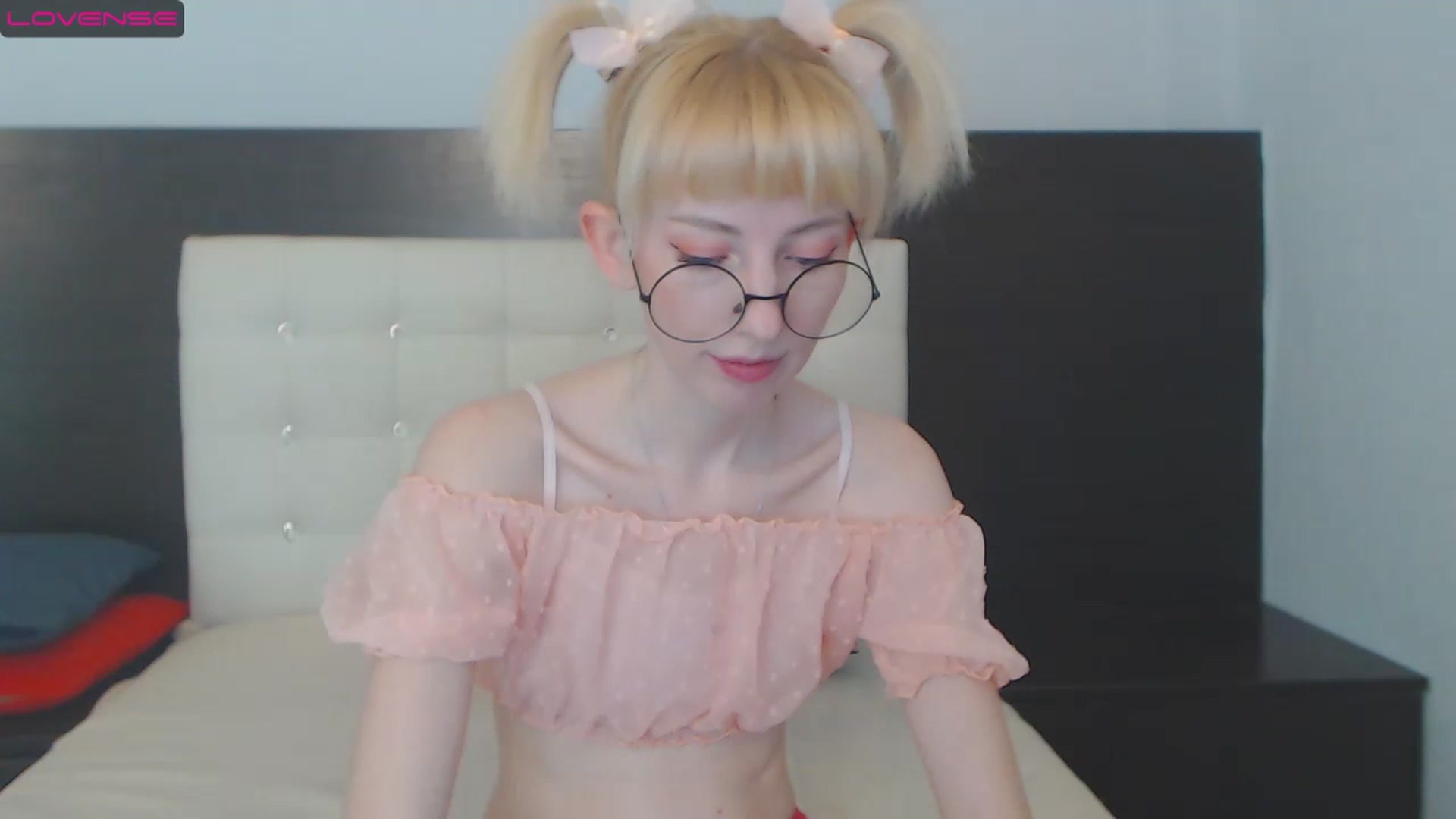 Gallery image thumbnail from PetitePrincez's myfreecams stream on, 12/29/2022, 14:35 image 2 of 20