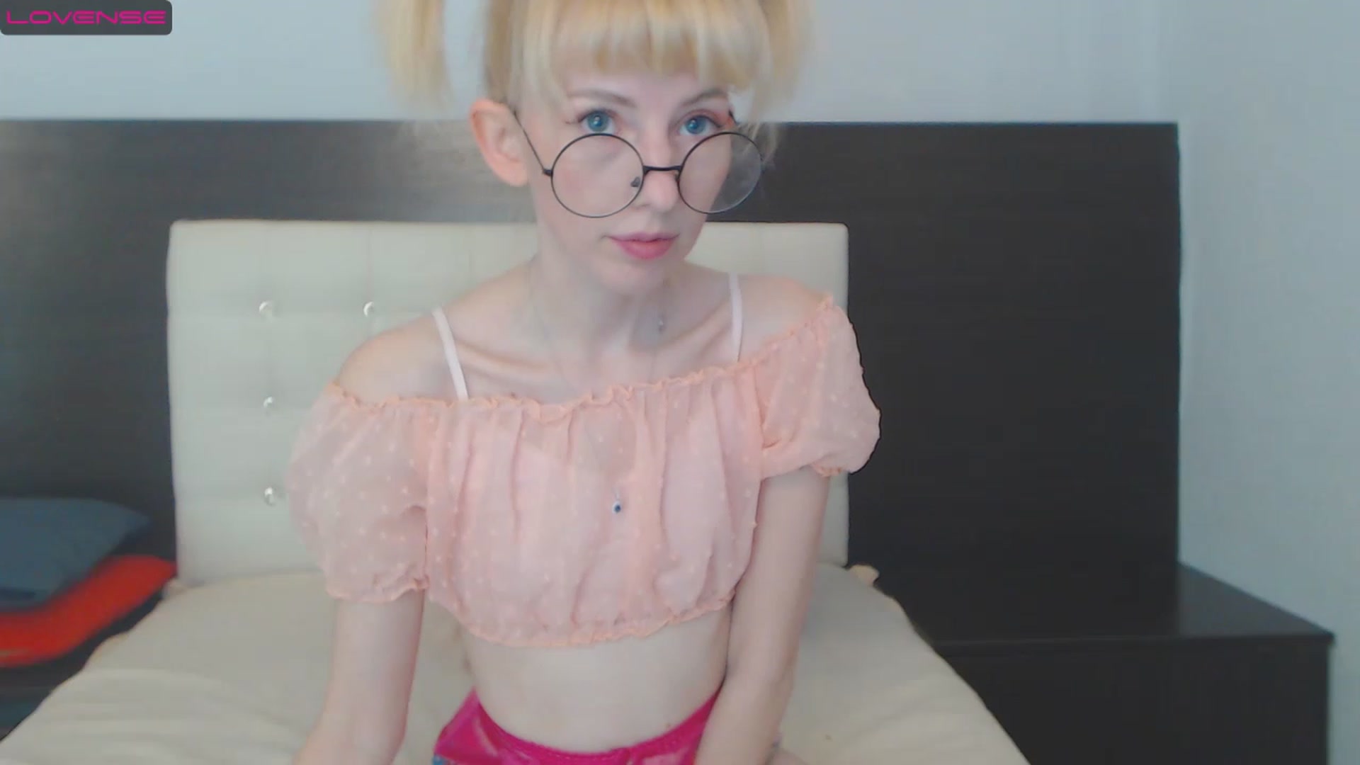 Gallery image thumbnail from PetitePrincez's myfreecams stream on, 12/29/2022, 14:35 image 13 of 20