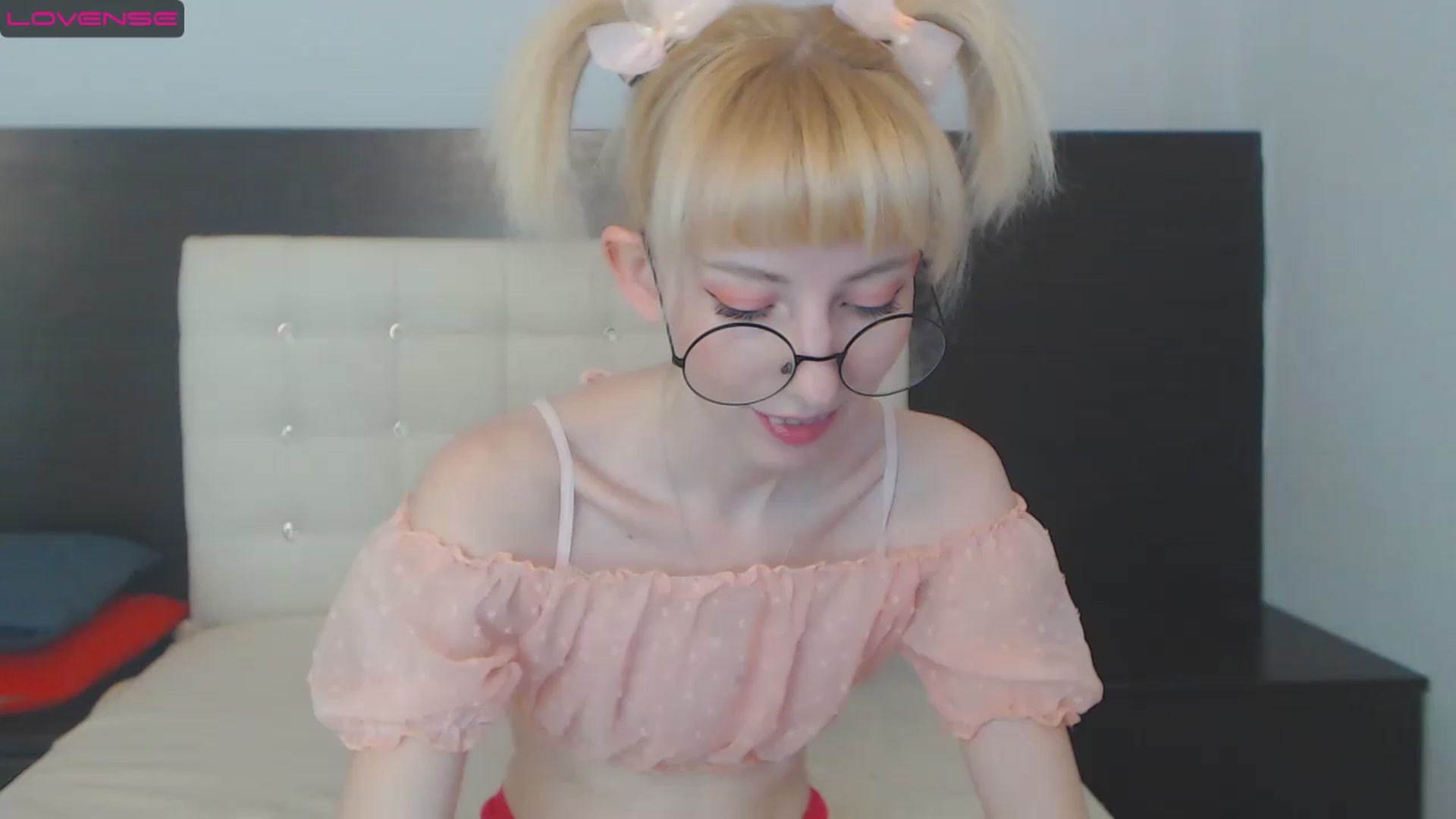 Gallery image thumbnail from PetitePrincez's myfreecams stream on, 12/29/2022, 14:35 image 9 of 20