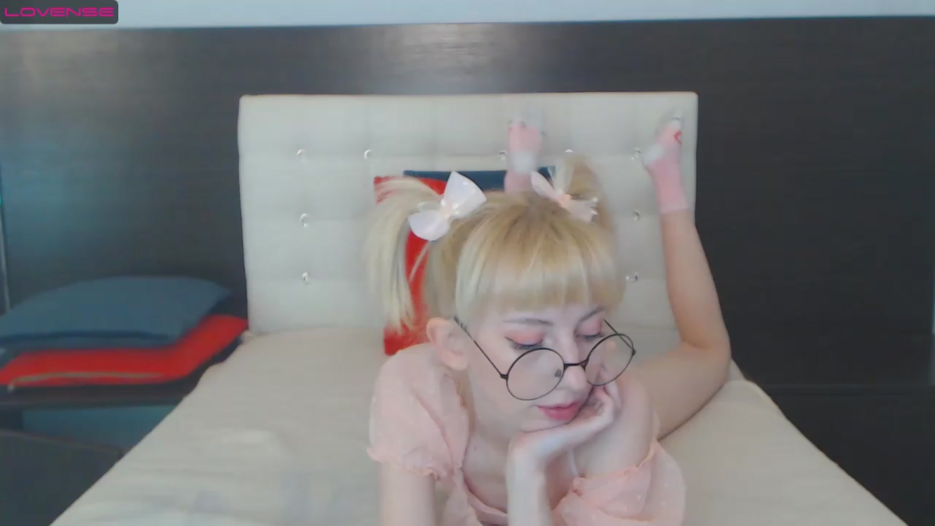 Gallery image thumbnail from PetitePrincez's myfreecams stream on, 12/29/2022, 15:46 image 12 of 20