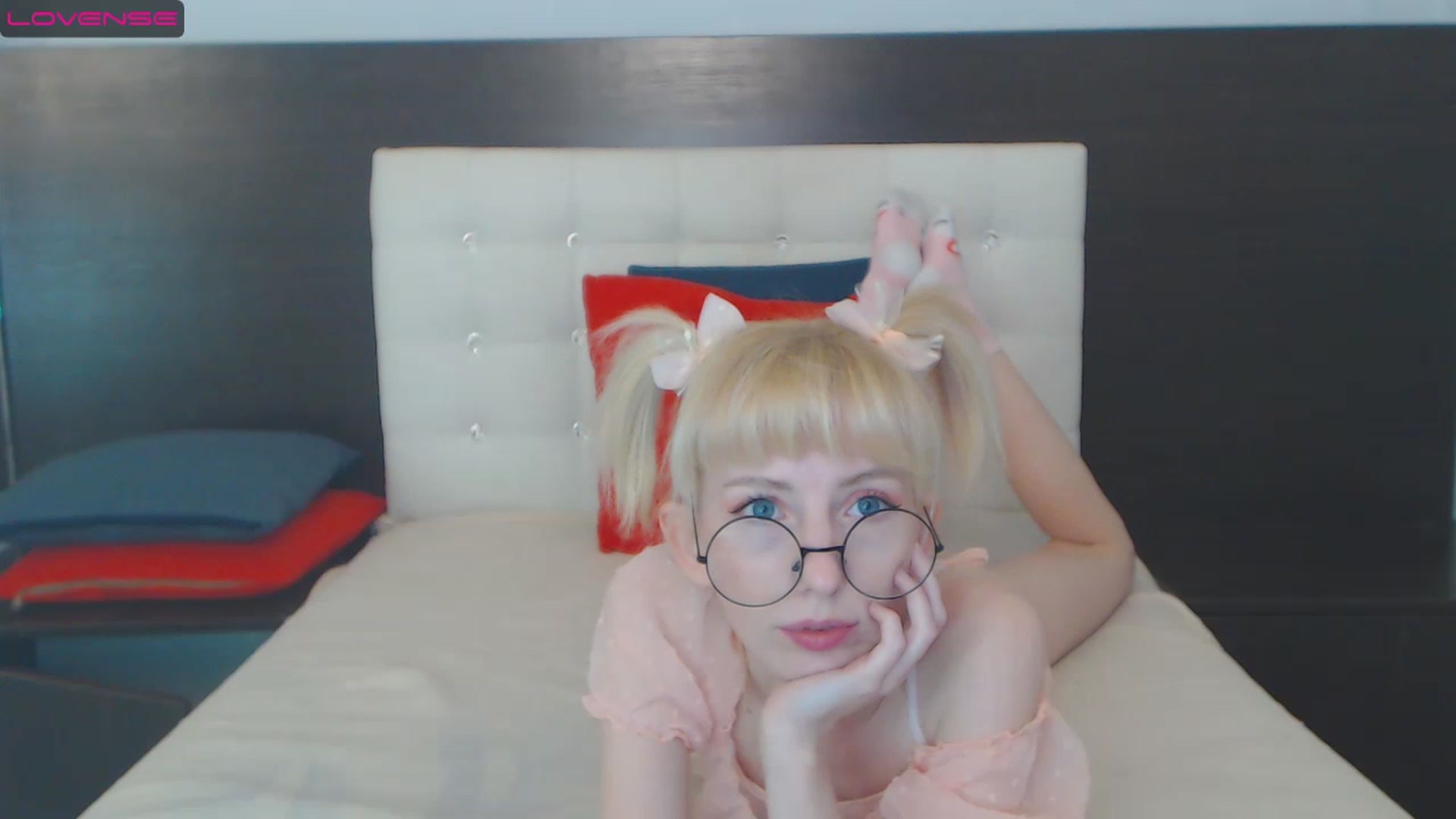 Gallery image thumbnail from PetitePrincez's myfreecams stream on, 12/29/2022, 15:46 image 13 of 20