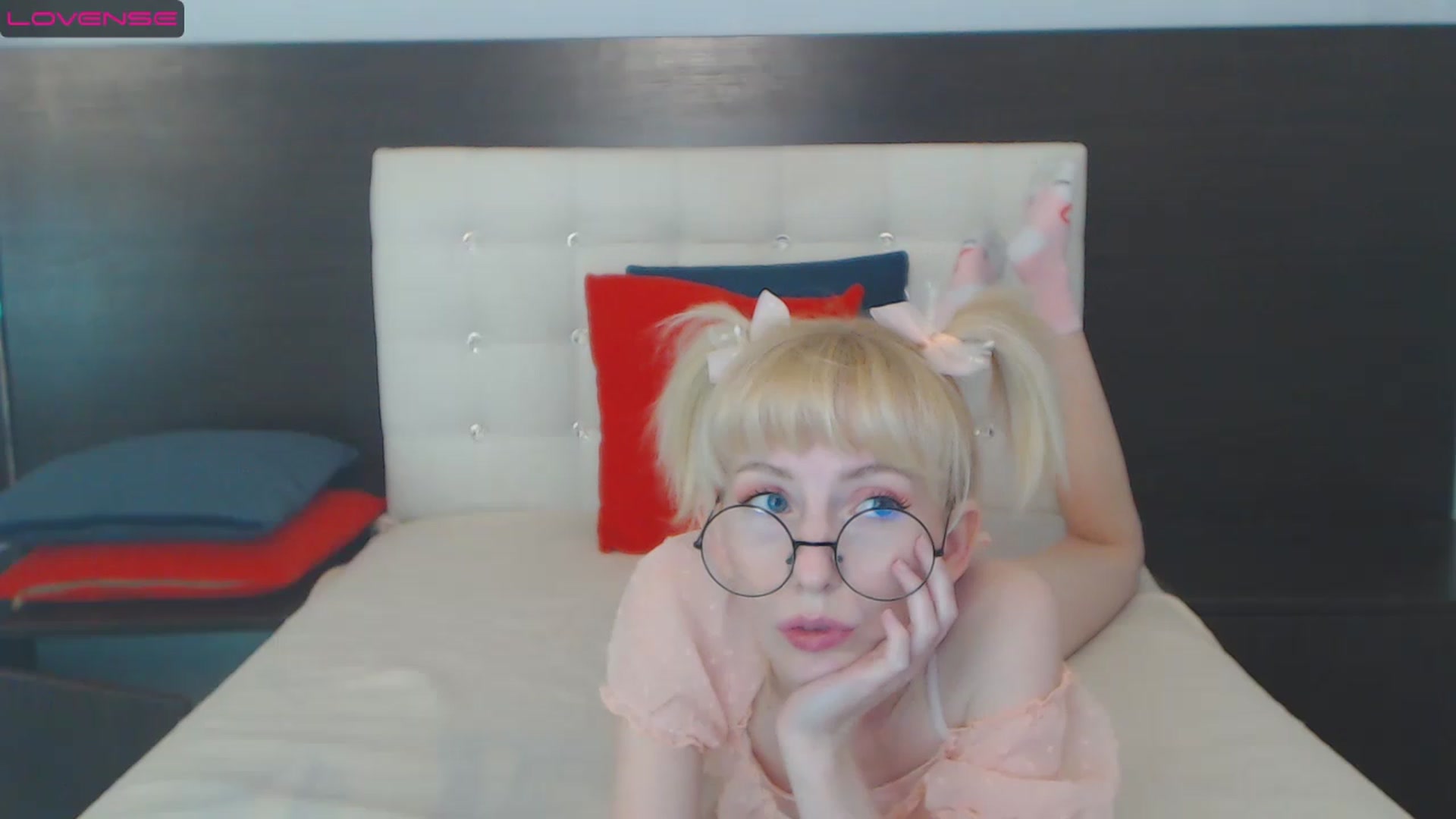 Gallery image thumbnail from PetitePrincez's myfreecams stream on, 12/29/2022, 15:46 image 6 of 20