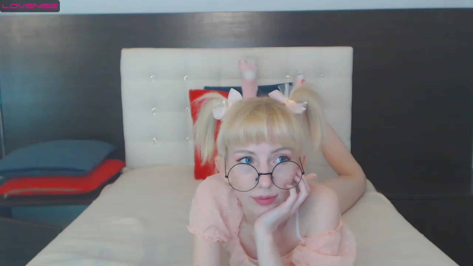 Gallery image thumbnail from PetitePrincez's myfreecams stream on, 12/29/2022, 15:46 image 11 of 20