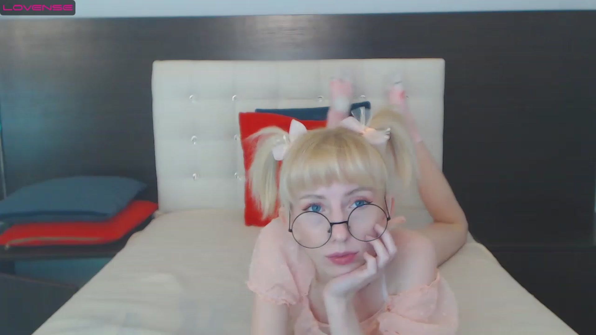 Gallery image thumbnail from PetitePrincez's myfreecams stream on, 12/29/2022, 15:46 image 2 of 20