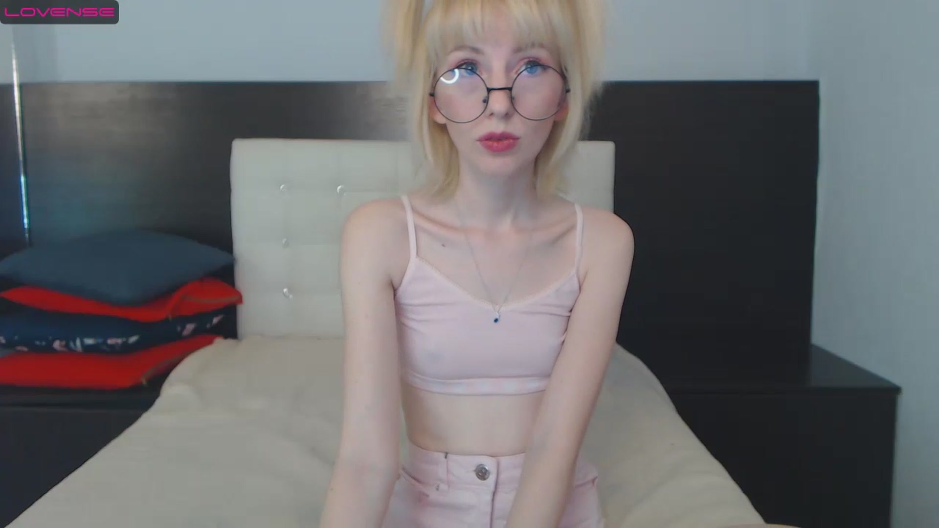Gallery image thumbnail from PetitePrincez's myfreecams stream on, 12/30/2022, 14:28 image 5 of 20