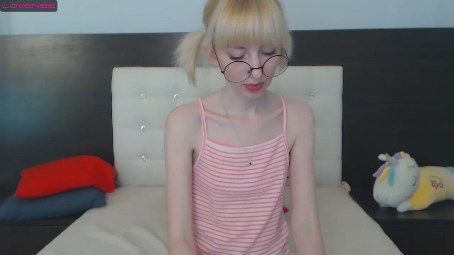 Gallery image thumbnail from PetitePrincez's myfreecams stream on, 01/08/2023, 16:37 image 5 of 20