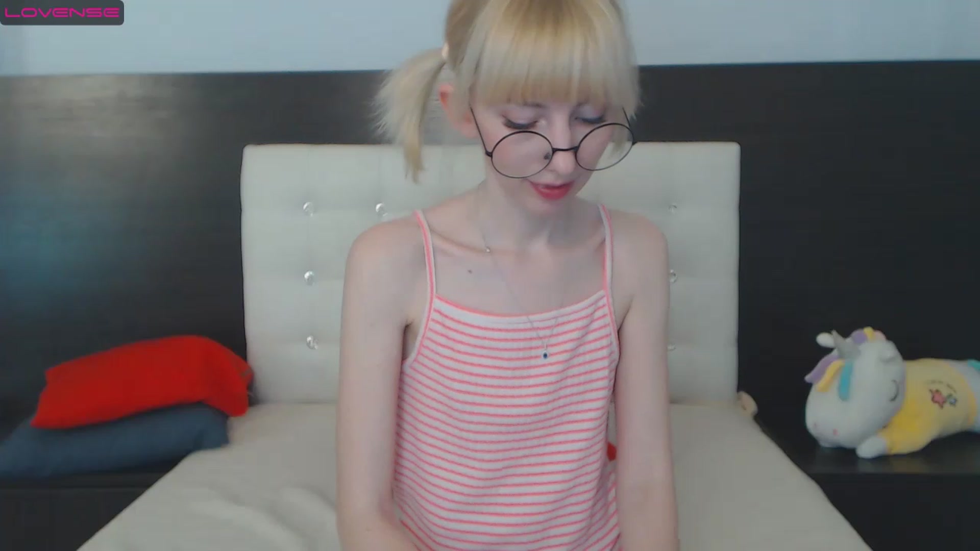 Gallery image thumbnail from PetitePrincez's myfreecams stream on, 01/08/2023, 16:37 image 11 of 20