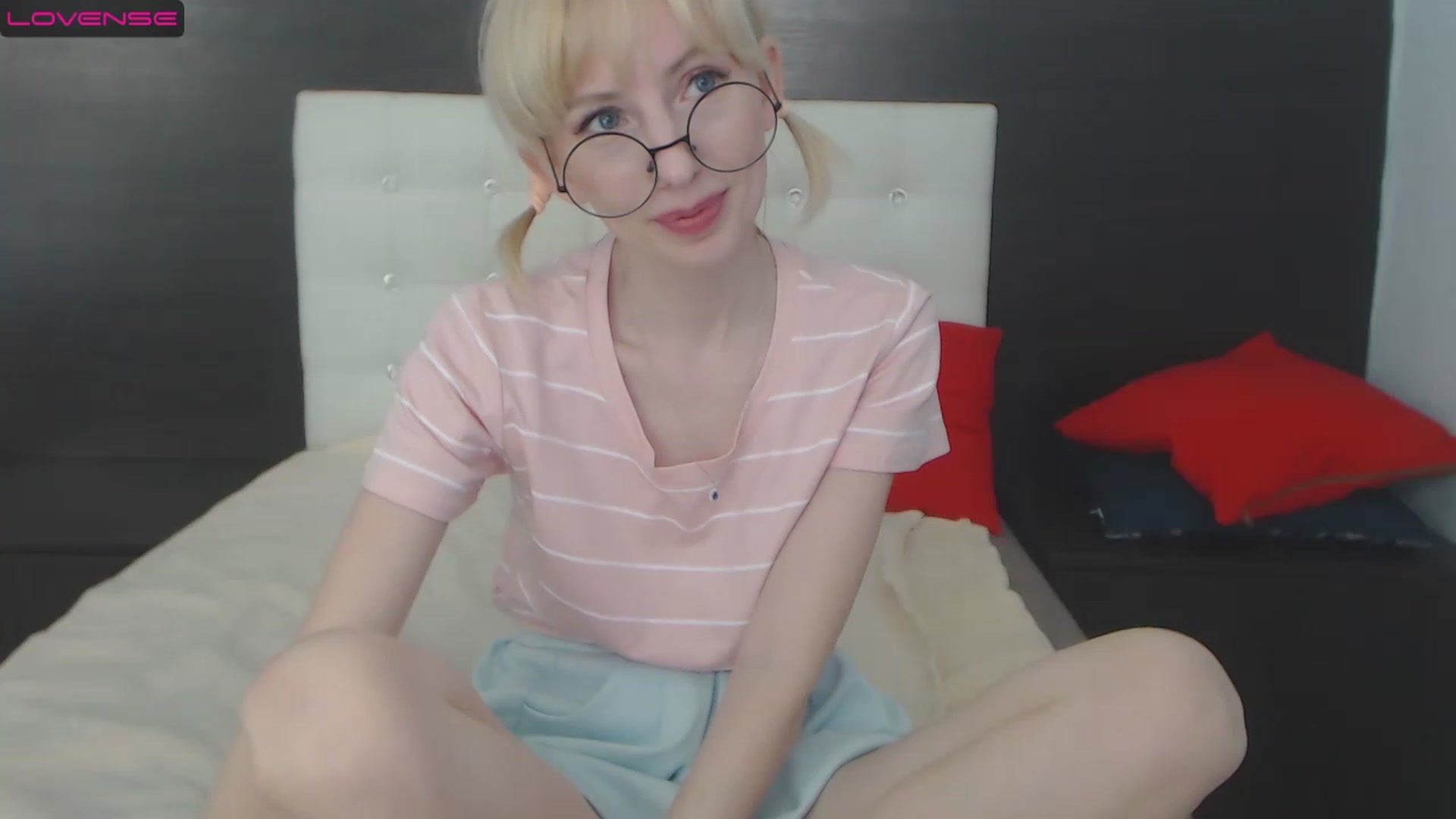 Gallery image thumbnail from PetitePrincez's myfreecams stream on, 01/21/2023, 16:44 image 9 of 20