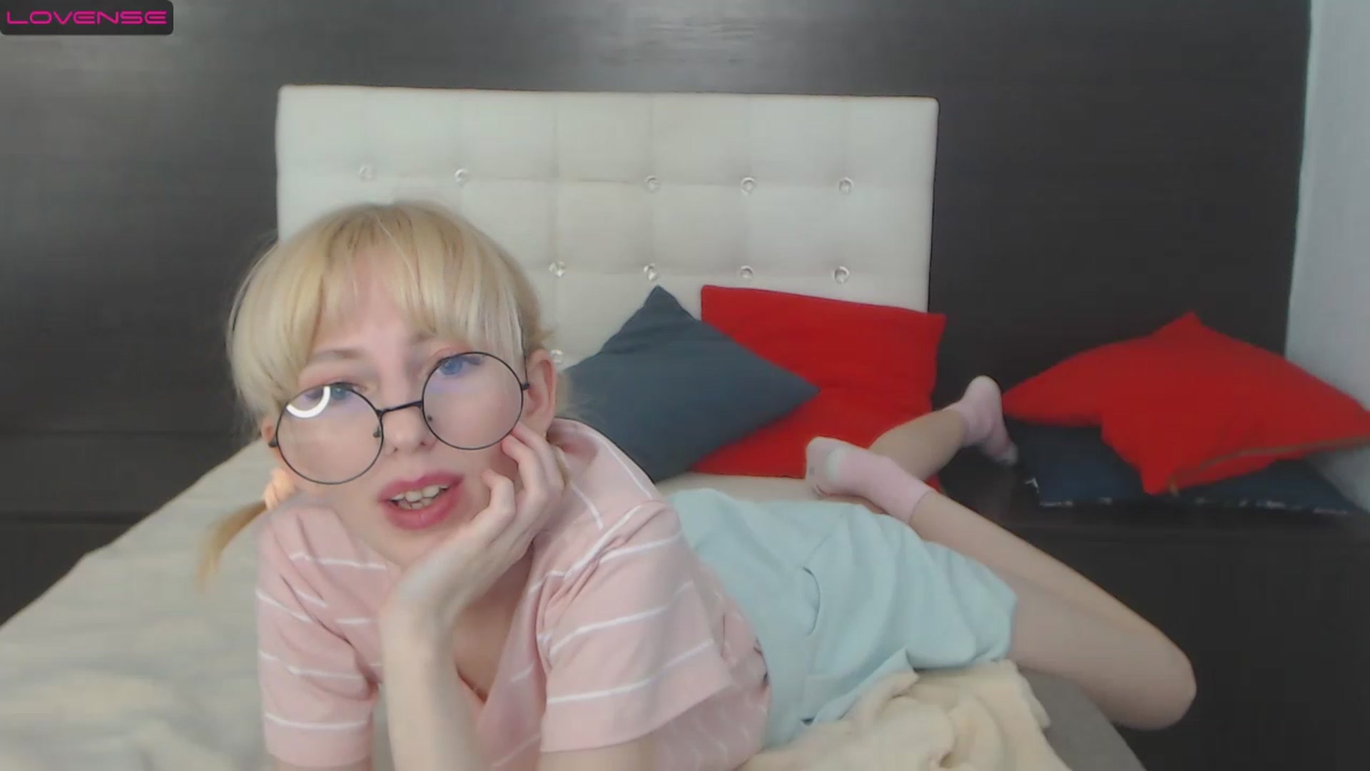 Gallery image thumbnail from PetitePrincez's myfreecams stream on, 01/21/2023, 16:44 image 7 of 20