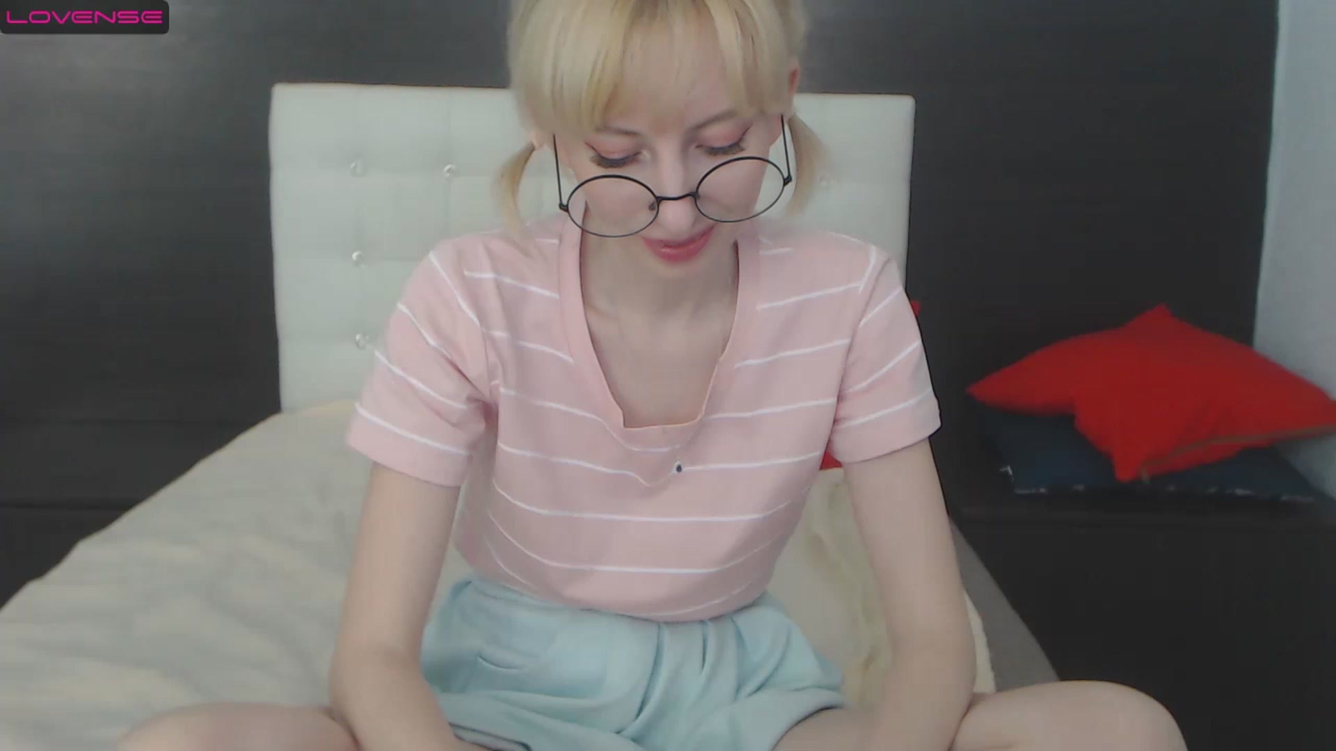 Gallery image thumbnail from PetitePrincez's myfreecams stream on, 01/21/2023, 16:44 image 11 of 20