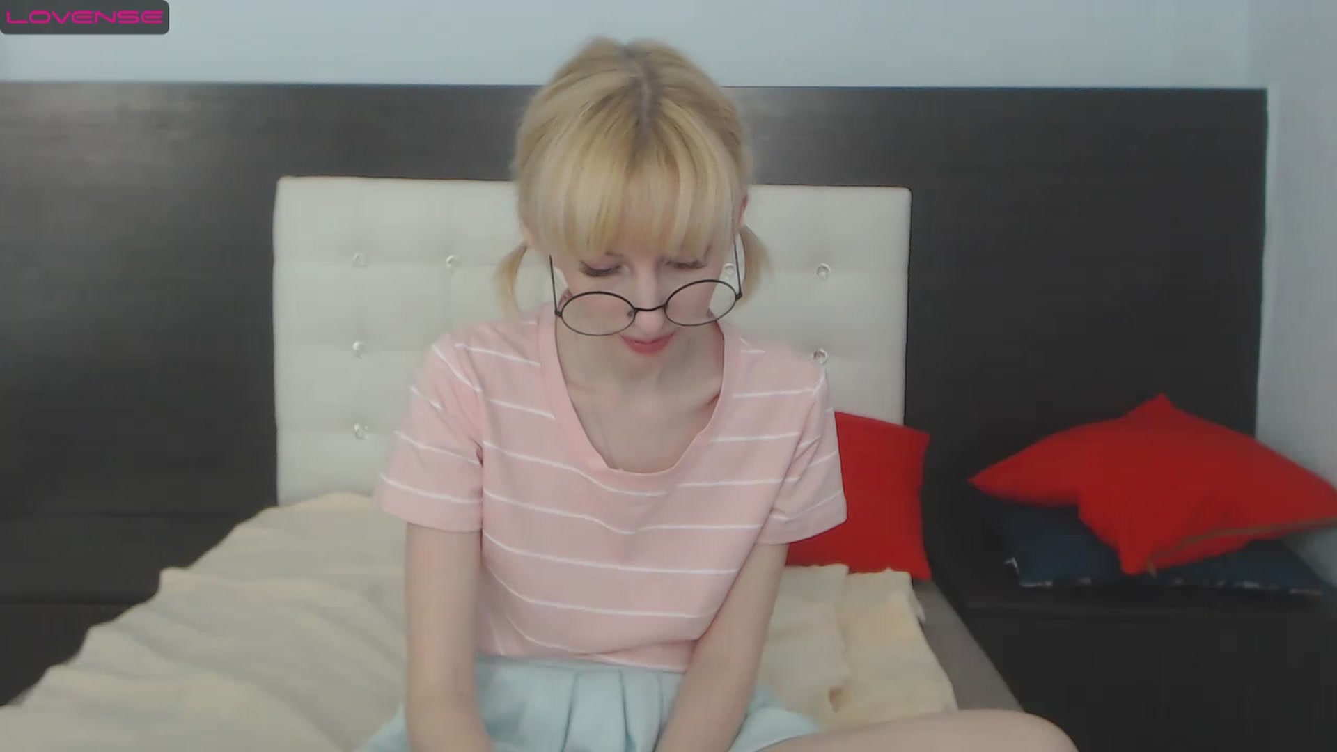 Gallery image thumbnail from PetitePrincez's myfreecams stream on, 01/21/2023, 16:44 image 16 of 20