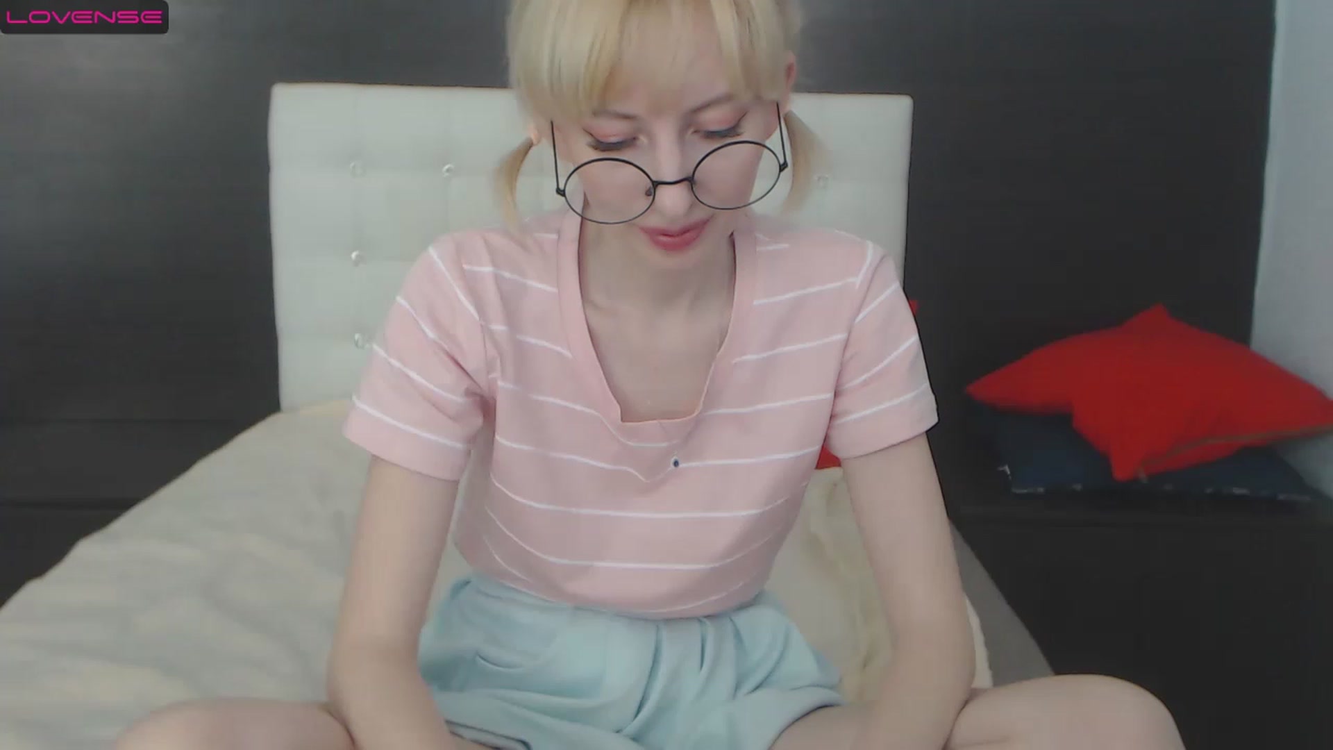 Gallery image thumbnail from PetitePrincez's myfreecams stream on, 01/21/2023, 16:44 image 10 of 20