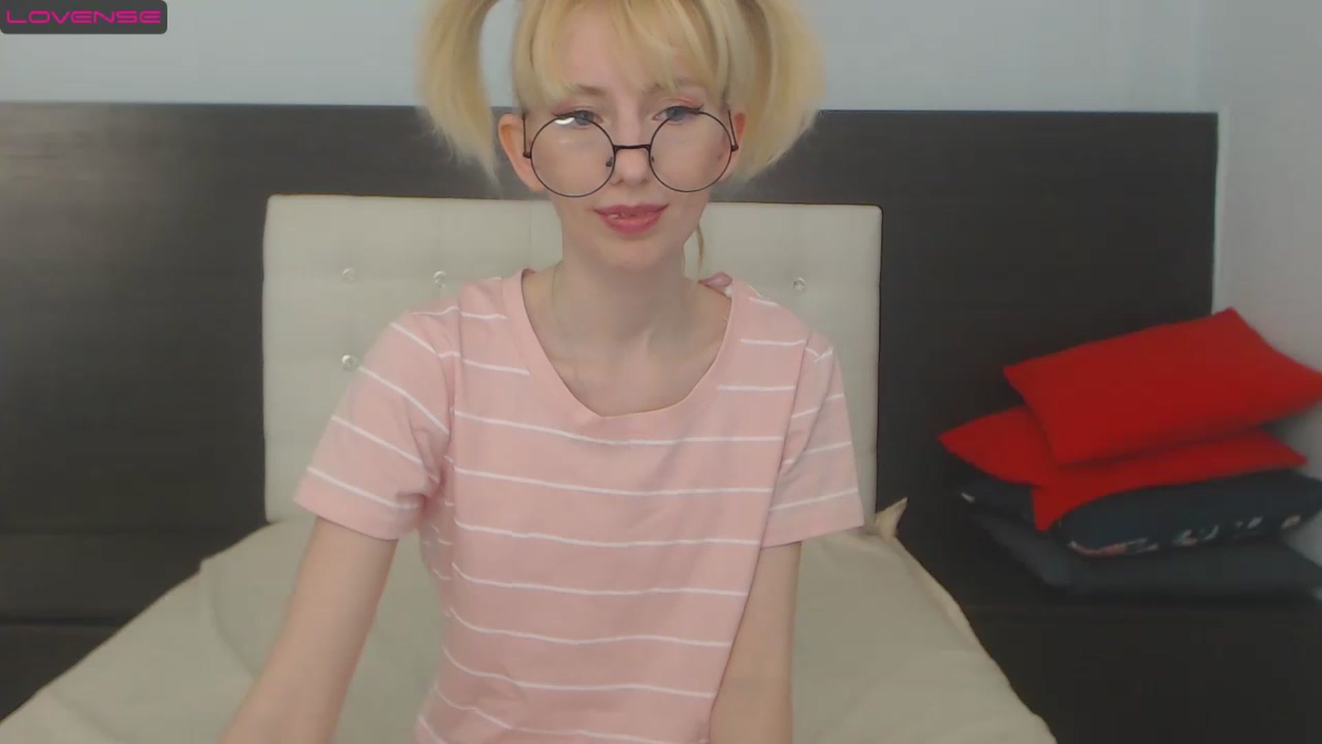 Gallery image thumbnail from PetitePrincez's myfreecams stream on, 01/28/2023, 16:16 image 8 of 20