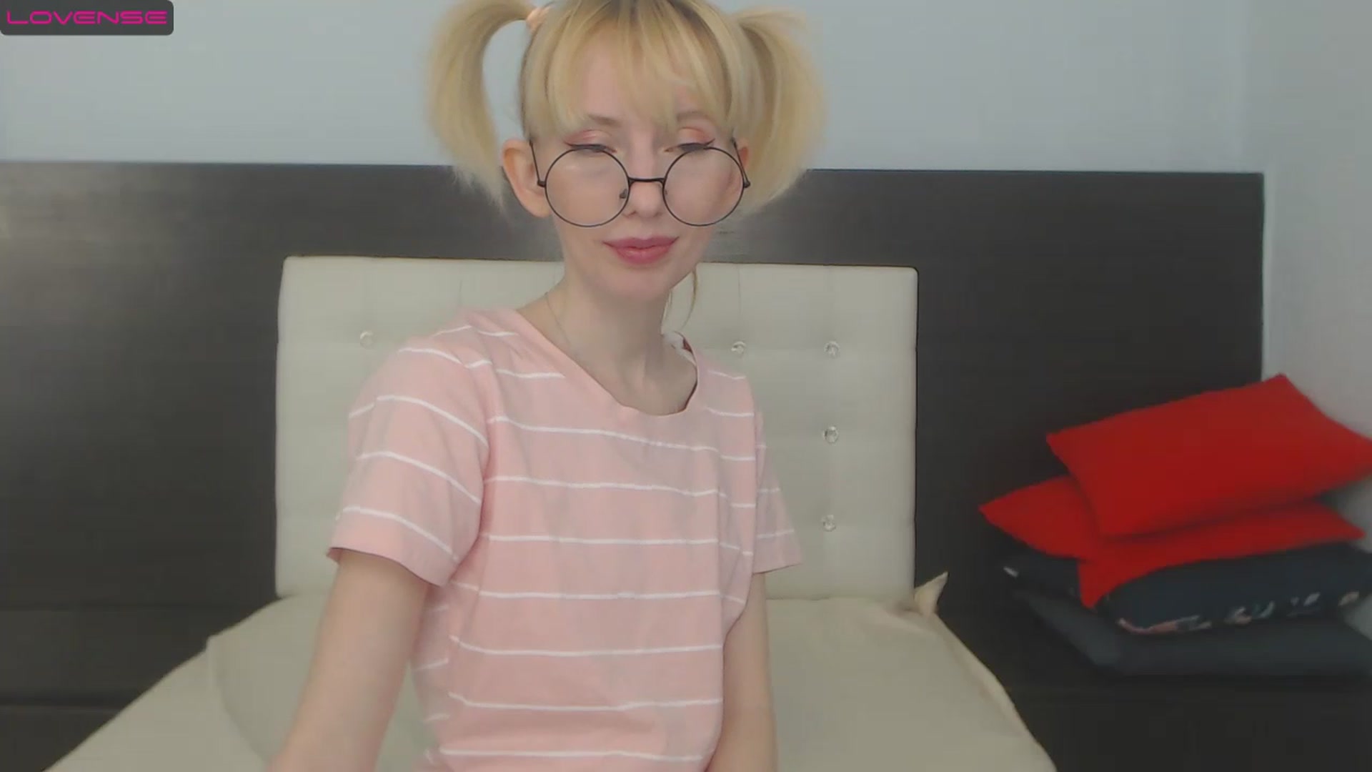 Gallery image thumbnail from PetitePrincez's myfreecams stream on, 01/28/2023, 16:16 image 11 of 20